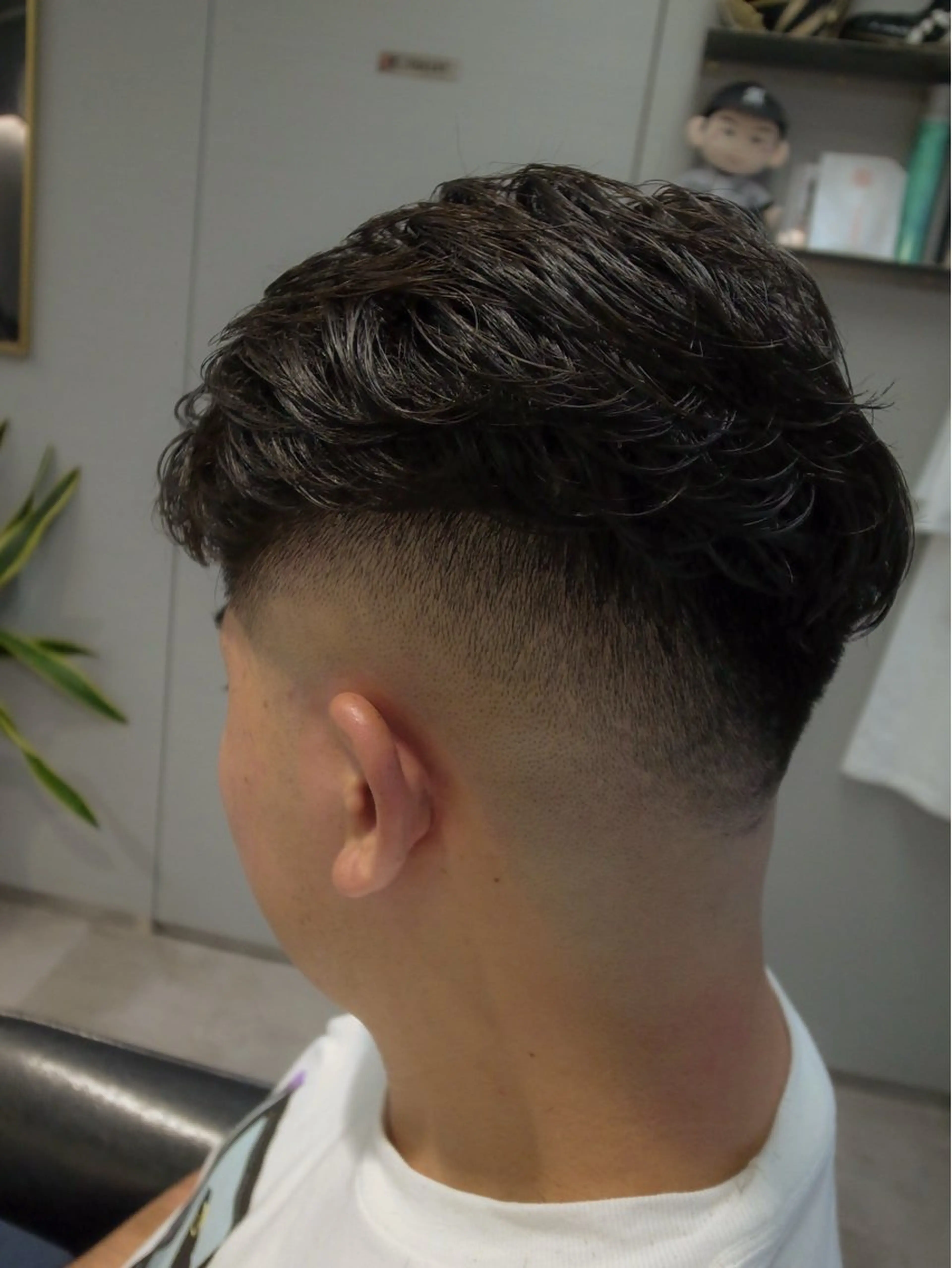 ショート パーマ メンズ カット INTRO SHIBUYA by Fi-Ne所属・💈メンズフェード 特化DAIYA💈のヘアスタイル