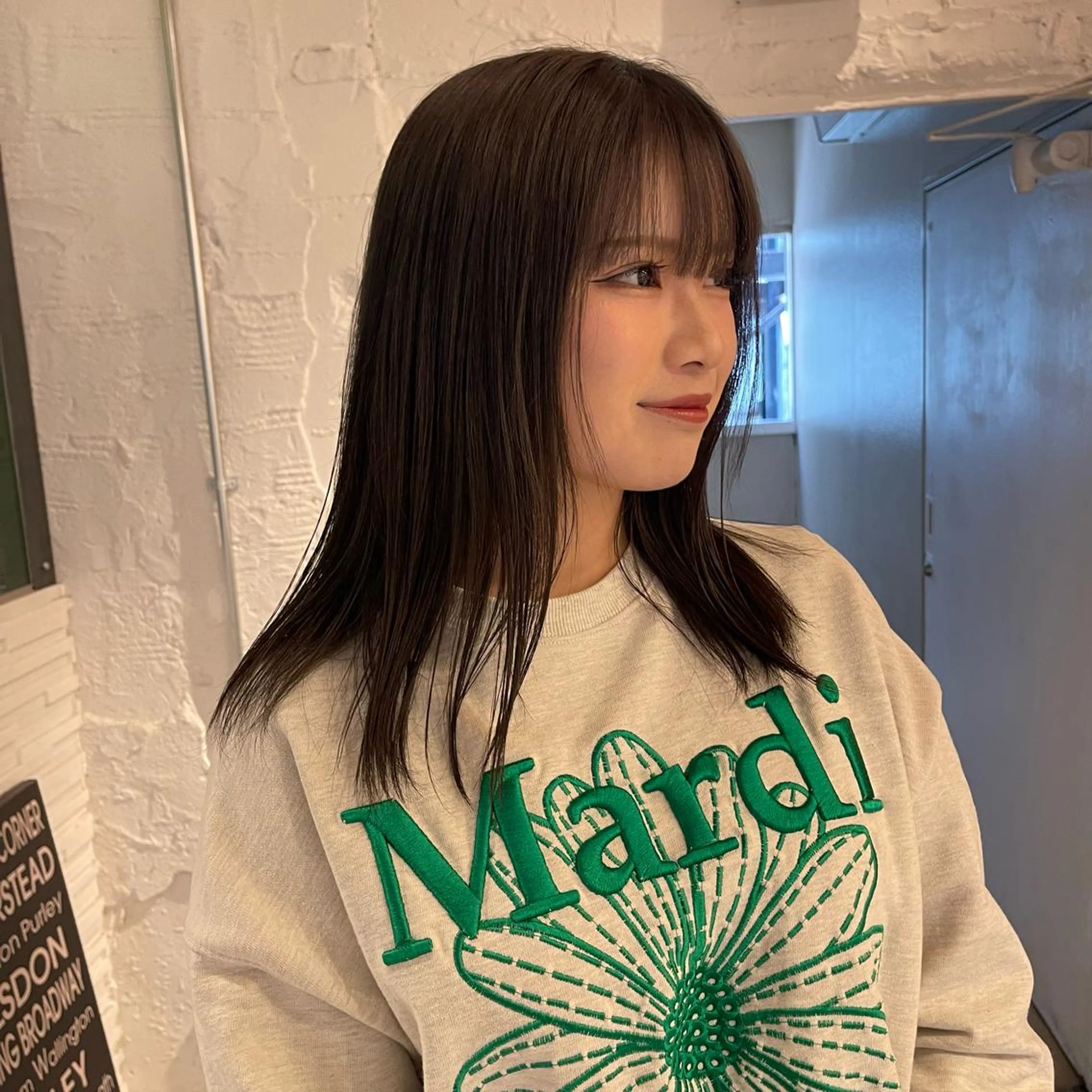ミディアム カラー ヘアカラー トリートメント lunty miichiのヘアスタイル