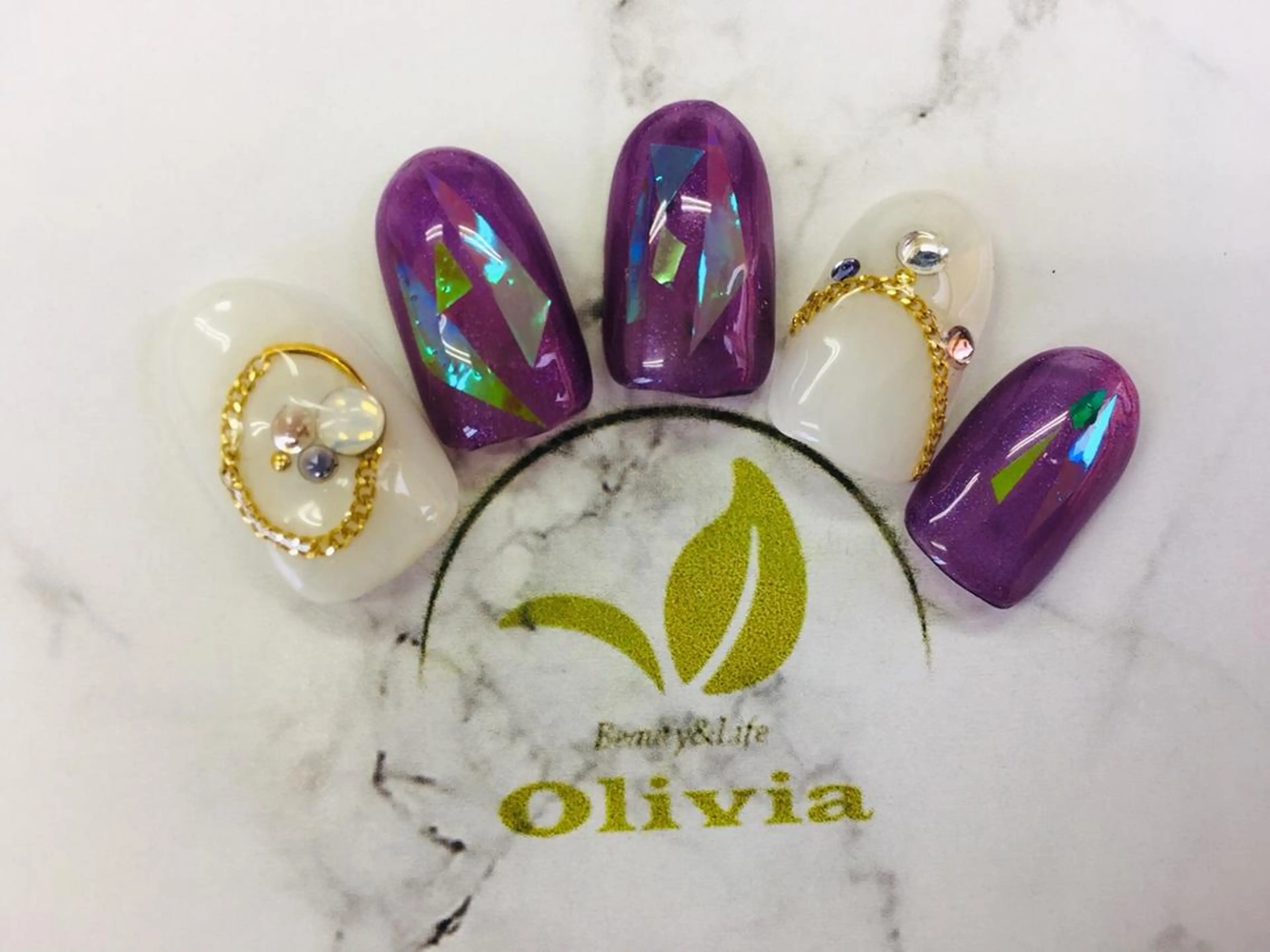 ネイル Olivia アイラッシュのマツエク・マツパデザイン