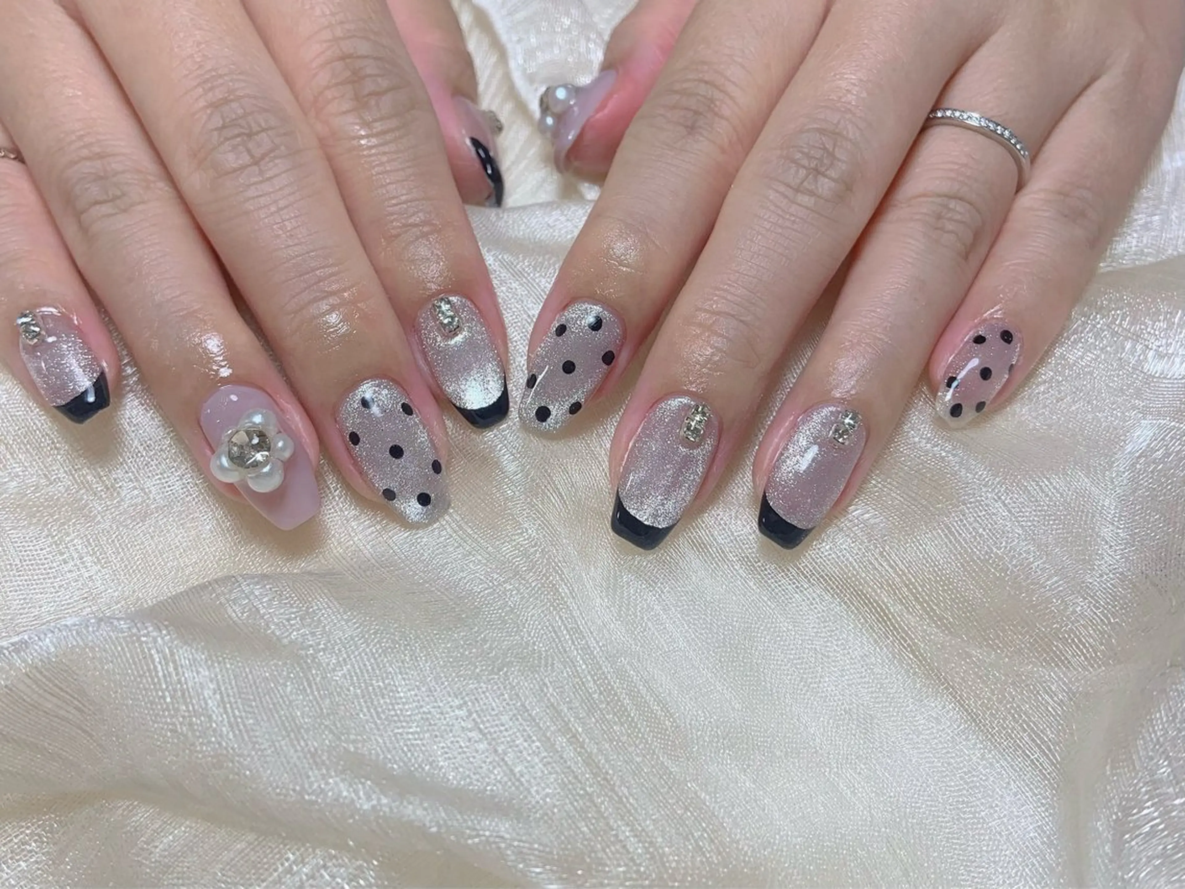 ネイル オーロラネイル チークネイル フレンチネイル ジェルネイル ガラスフレンチ ハンドネイル Nail Jolie所属・Nail Jolieのネイルデザイン
