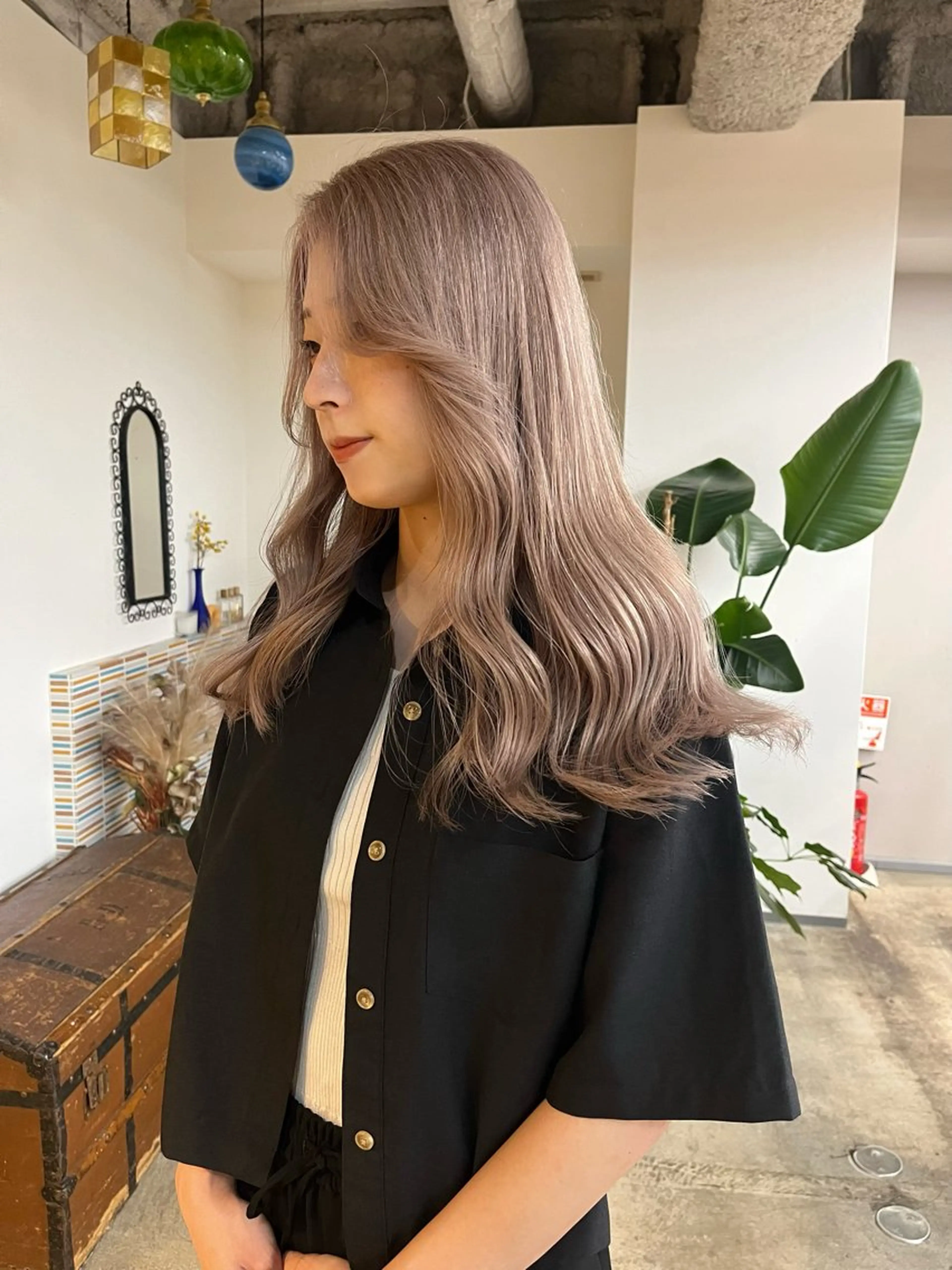セミロング カラー ベージュカラー ブリーチ ミルクティーベージュ カット ヘアカラー トリートメント 🩷ハイトーン透明感 レイヤー🩷ユリカのヘアスタイル