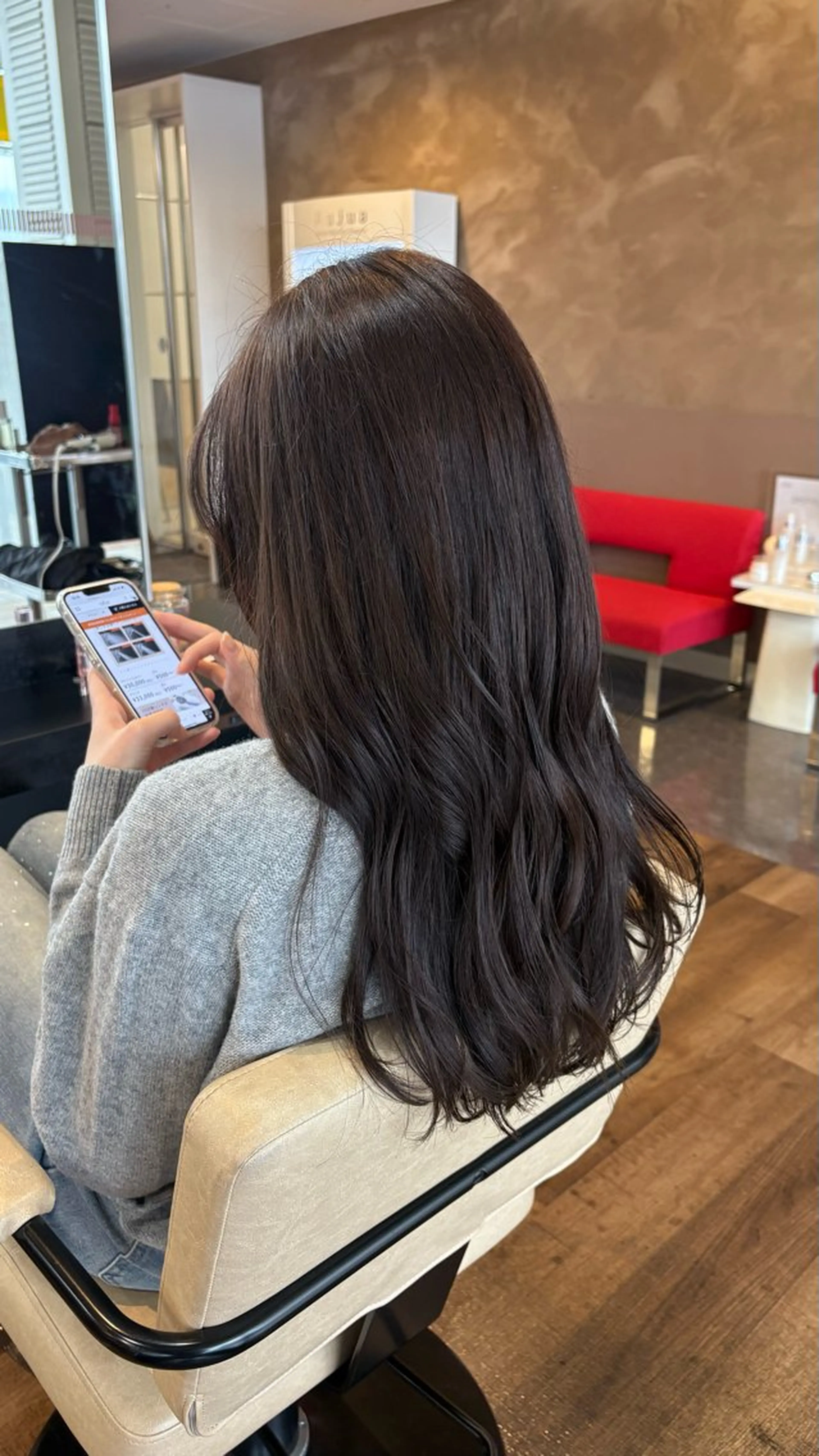 ロング アッシュ アッシュグレー アッシュグレージュ カット ヘアカラー トリートメント STYLE所属・山本 勝巳のヘアスタイル