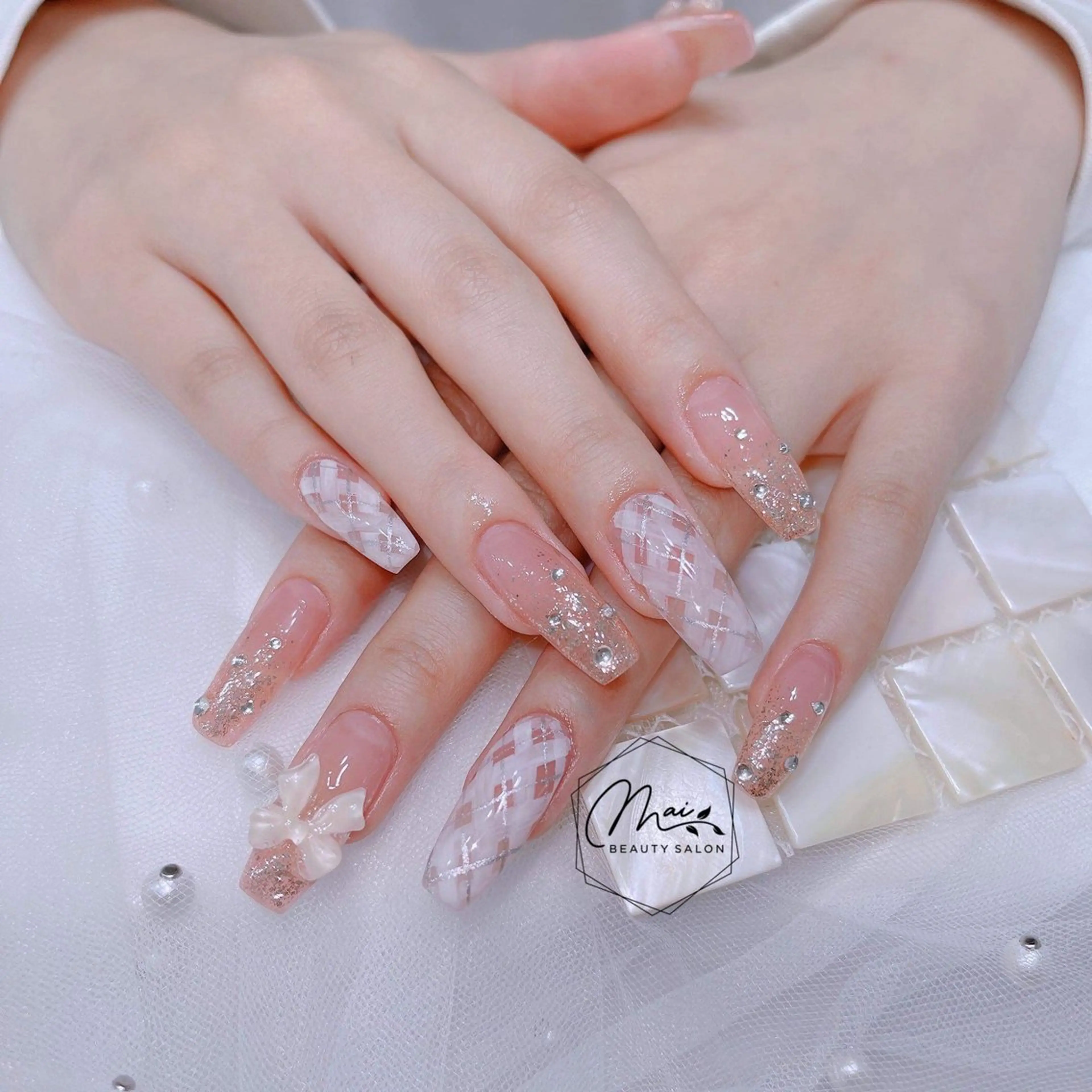 ネイル チークネイル ジェルネイル 韓国ネイル マグネットネイル パラジェル ハンドネイル Mai Beauty To  Toのネイルデザイン