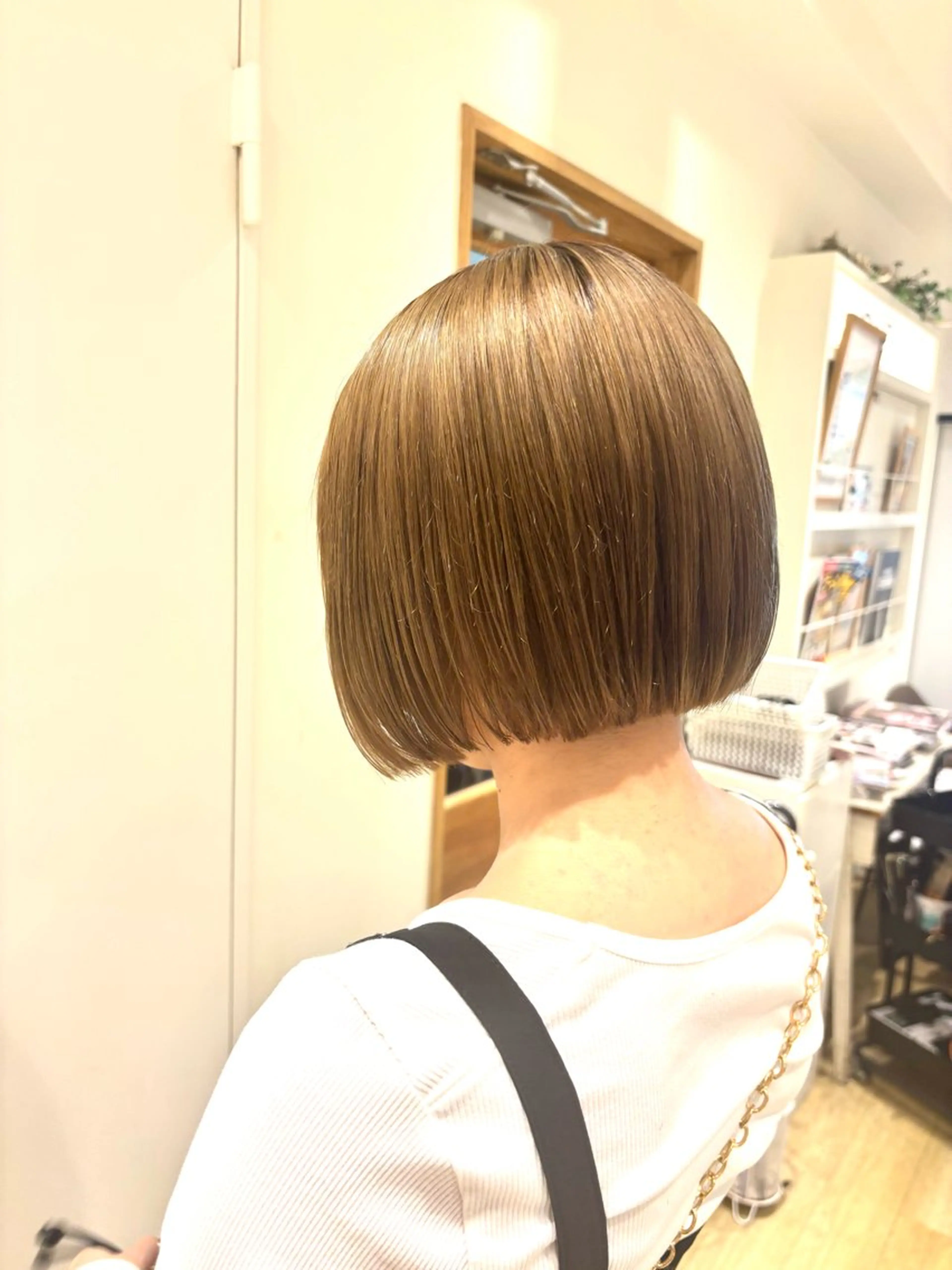 ショート カラー カット ヘアカラー トリートメント ハイトーンカラー新井 彩斗EIGHT新宿のヘアスタイル