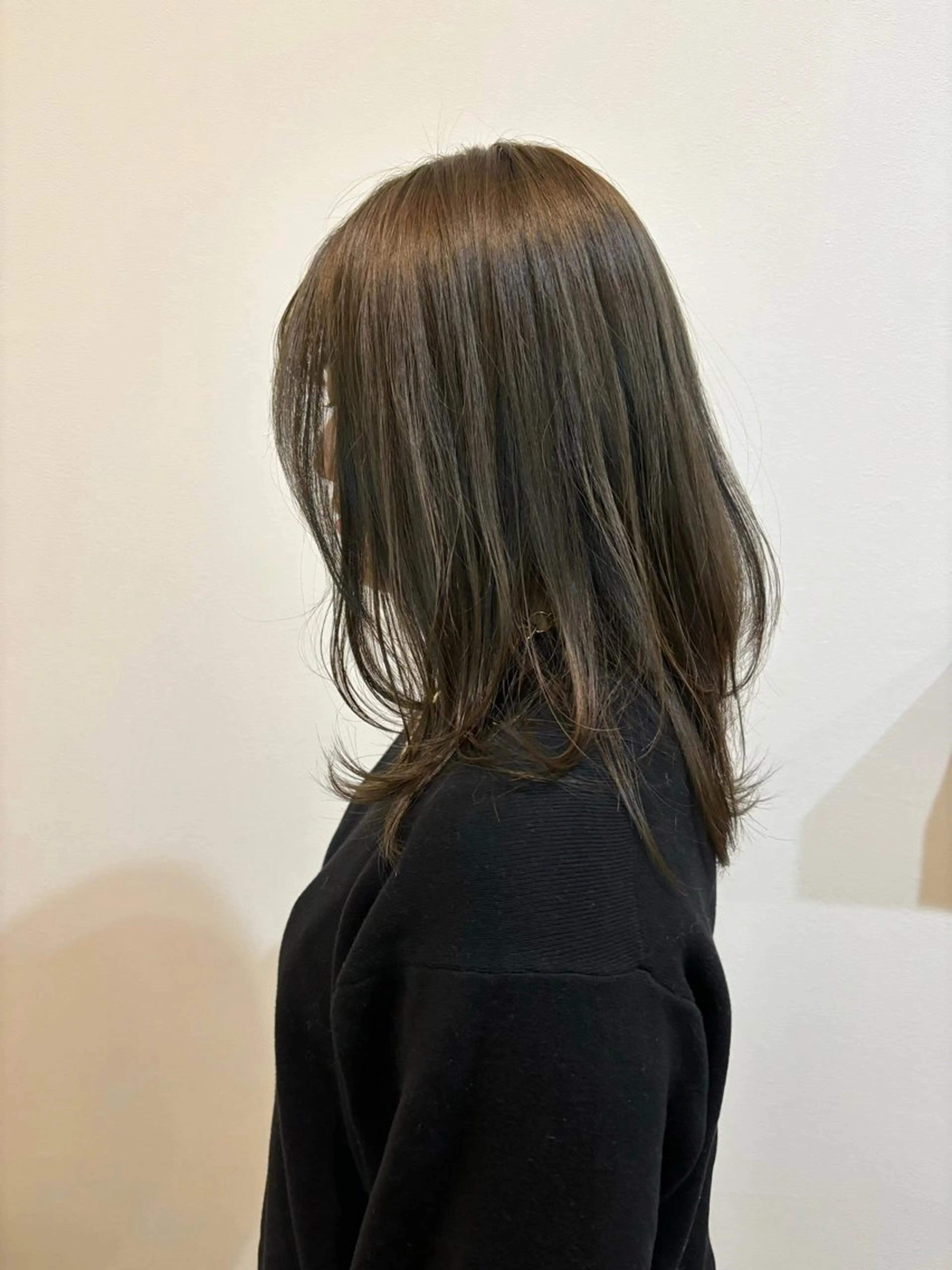 セミロング くびれヘア くびれレイヤー レイヤーカット カット 杉本 舞のヘアスタイル