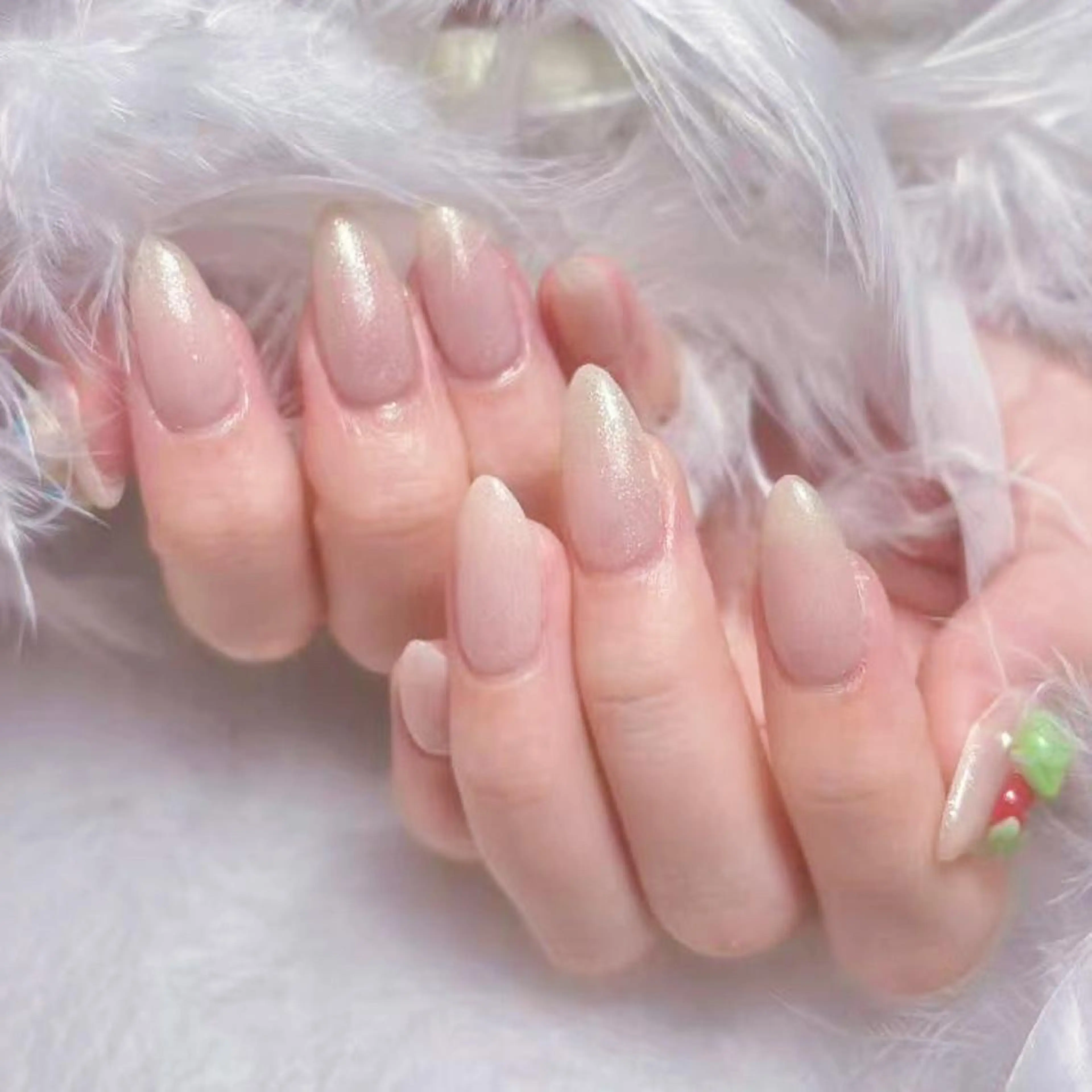 ネイル アートネイル オーロラネイル ガーリー キラキラネイル 韓国ネイル ハンドネイル DIANMOND NAIL🌸のネイルデザイン