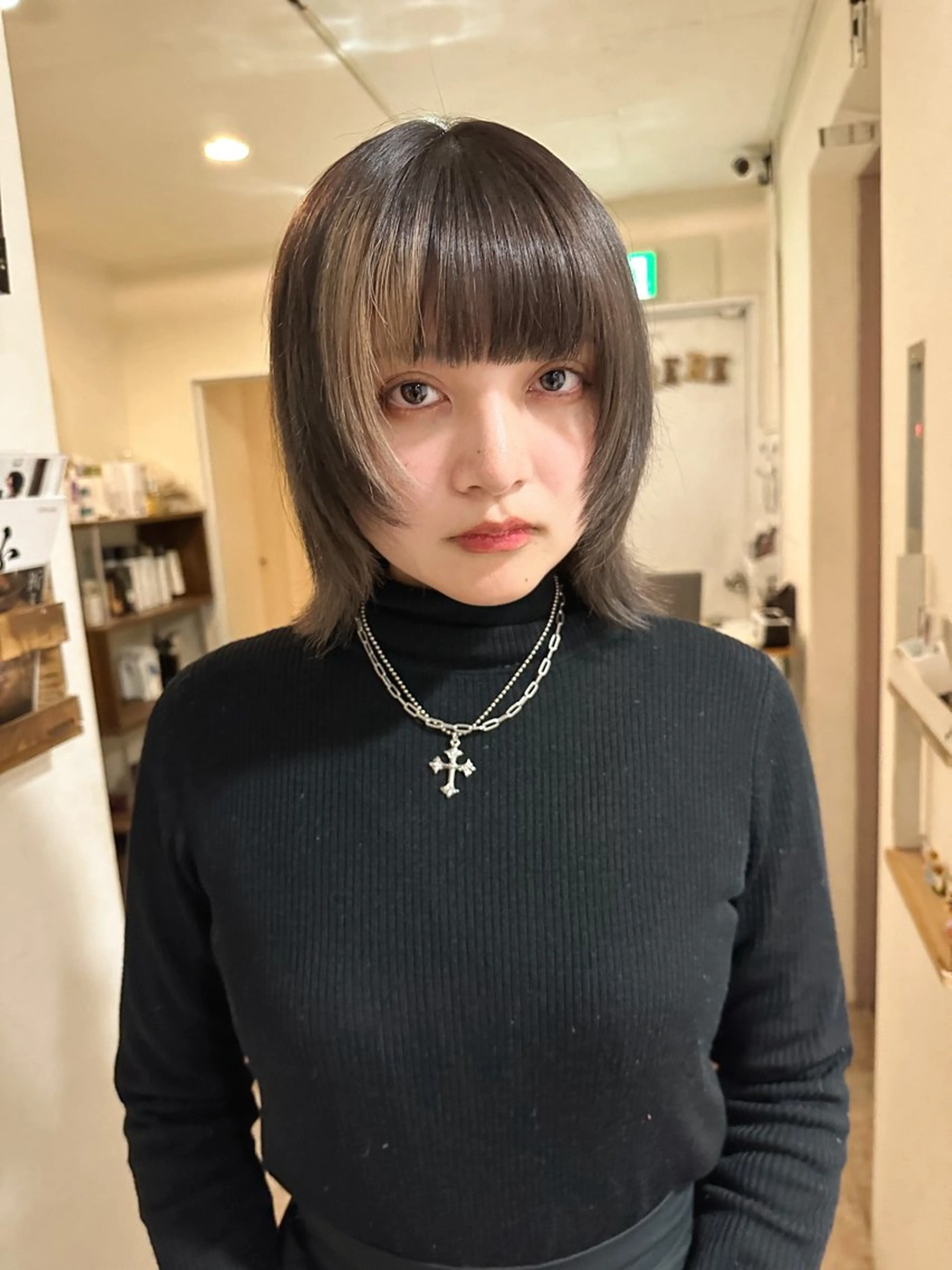 ミディアム カラー ハイライトカラー ハイライト ウルフカット 梅田 illfrere 所属・イルフレール ryuのヘアスタイル