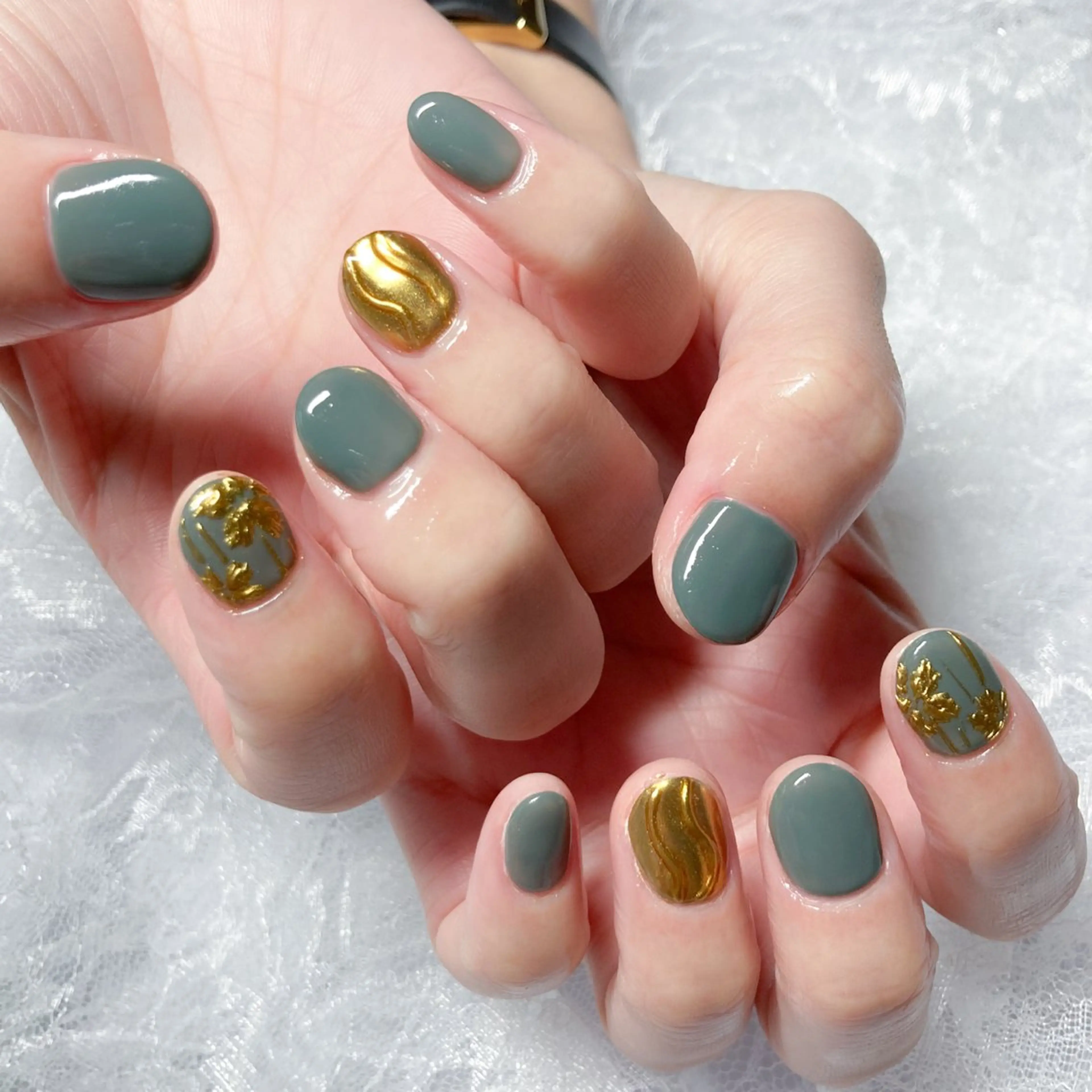 ネイル フラワーネイル ゴールド ミラーネイル ワンカラーネイル Terrace＋所属・Terrace＋ Nailのネイルデザイン