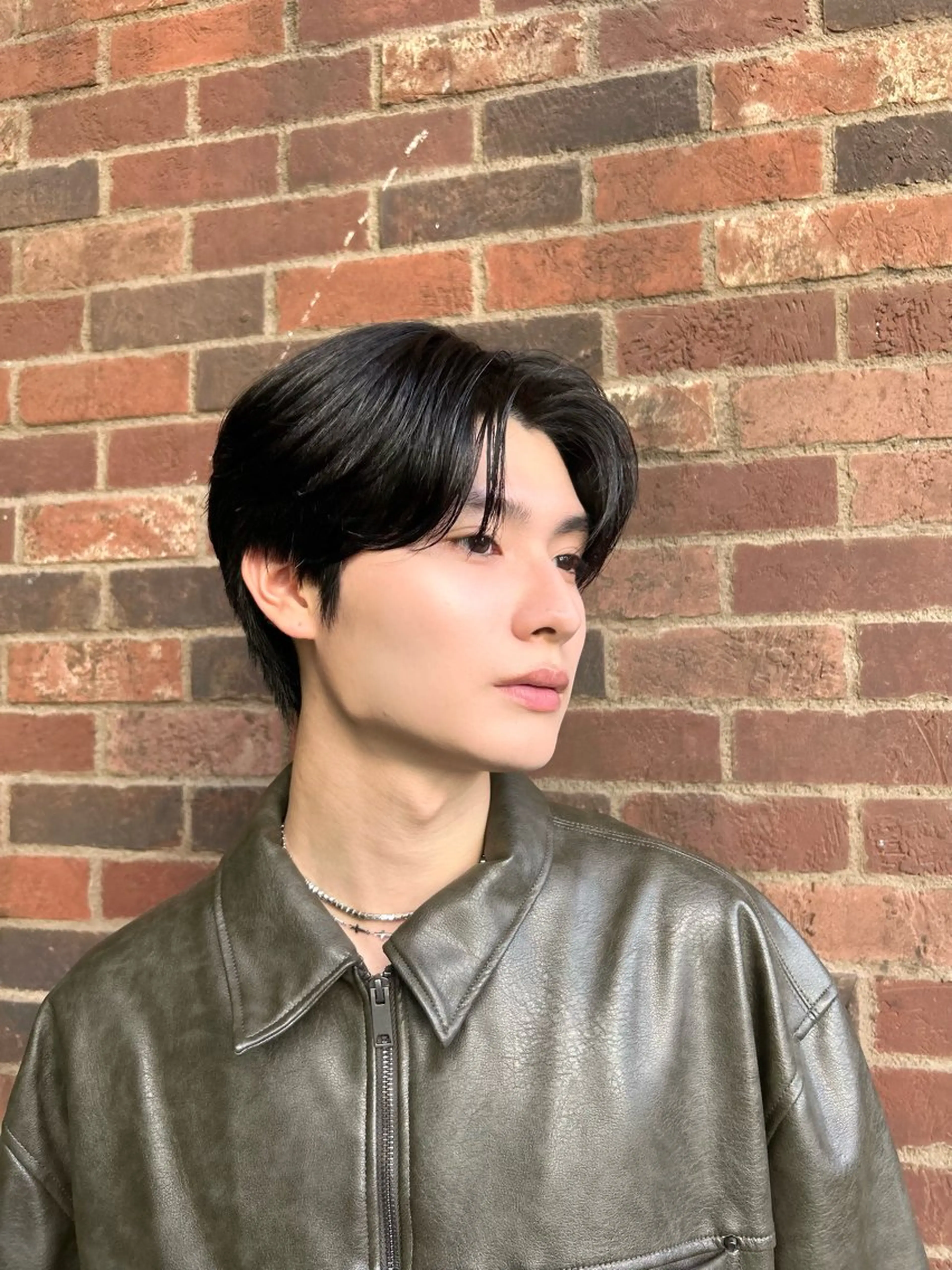 ショート メンズ センターパート ダウンパーマ メンズ韓国風 メンズパーマ 韓国風ヘア カット パーマ ダウンパーマ韓国ヘア 片岡駿のヘアスタイル