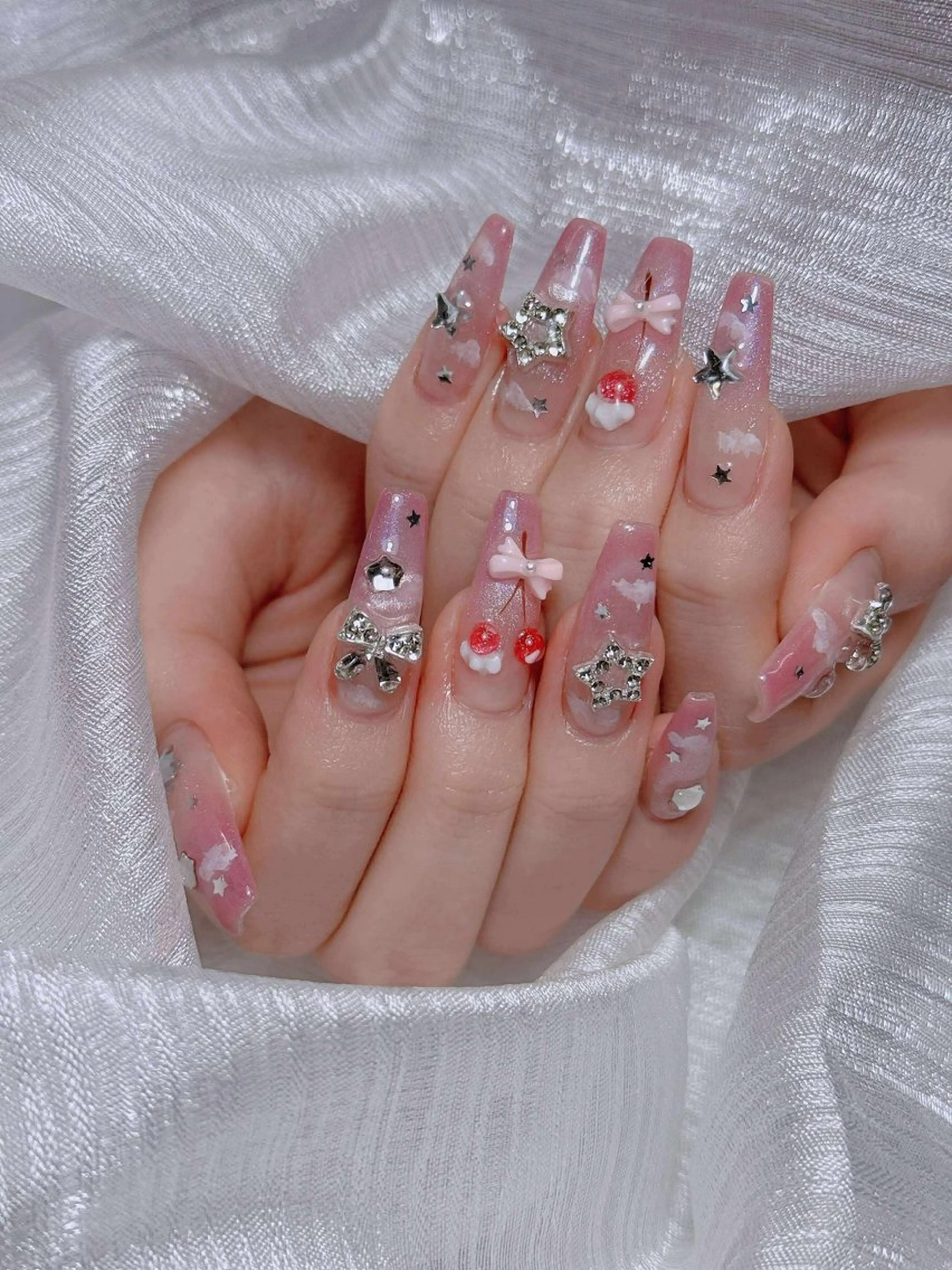 ネイル オーロラネイル チークネイル フットネイル フレンチネイル 韓国ネイル ハンドネイル Lumi Nailのネイルデザイン