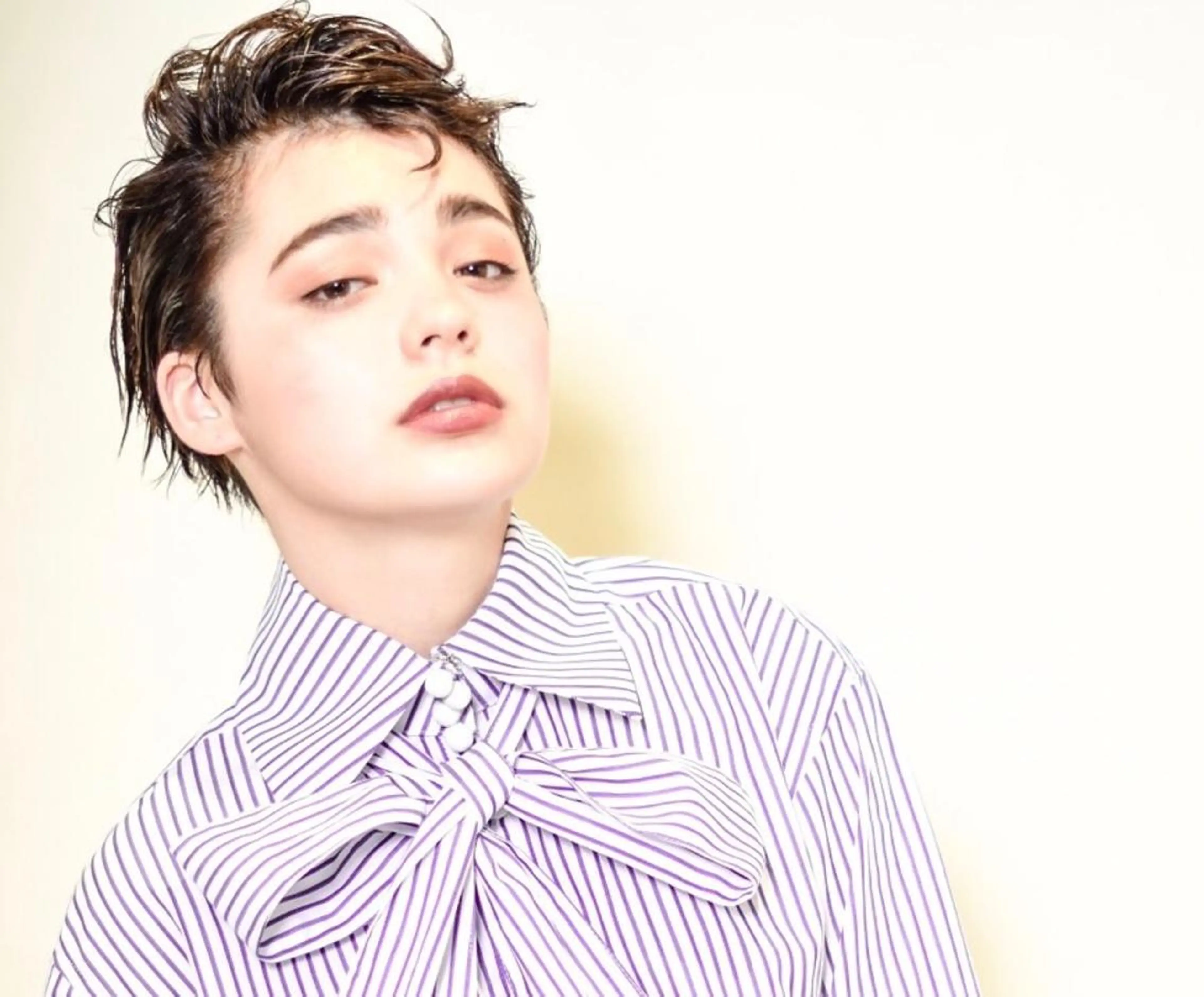 ショート カラー パーマ ショートヘア AND THE BRICKS所属・AND THE BRICKS北川珠紀の眉毛・アイブロウイメージ