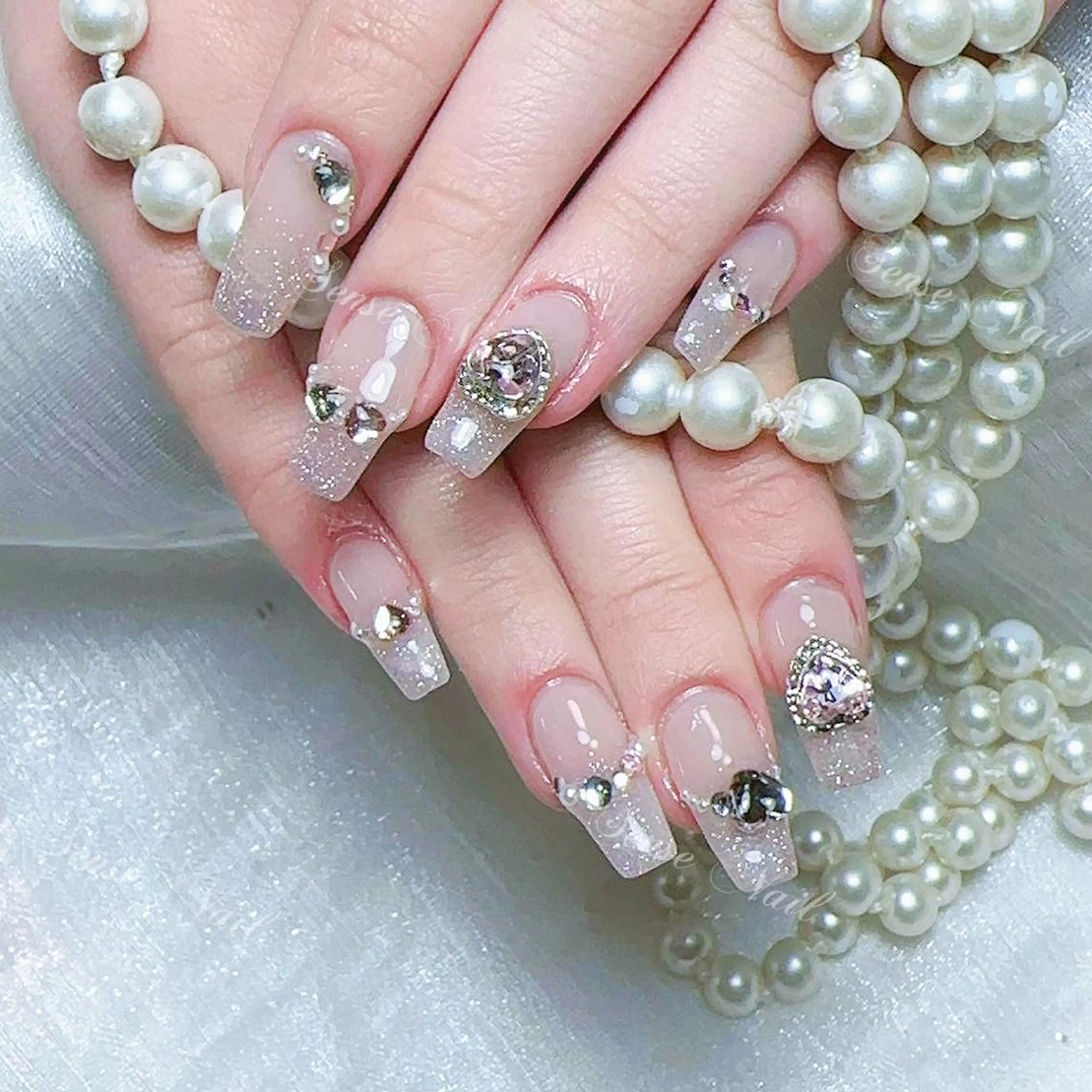 ネイル Queening 🦋のネイルデザイン