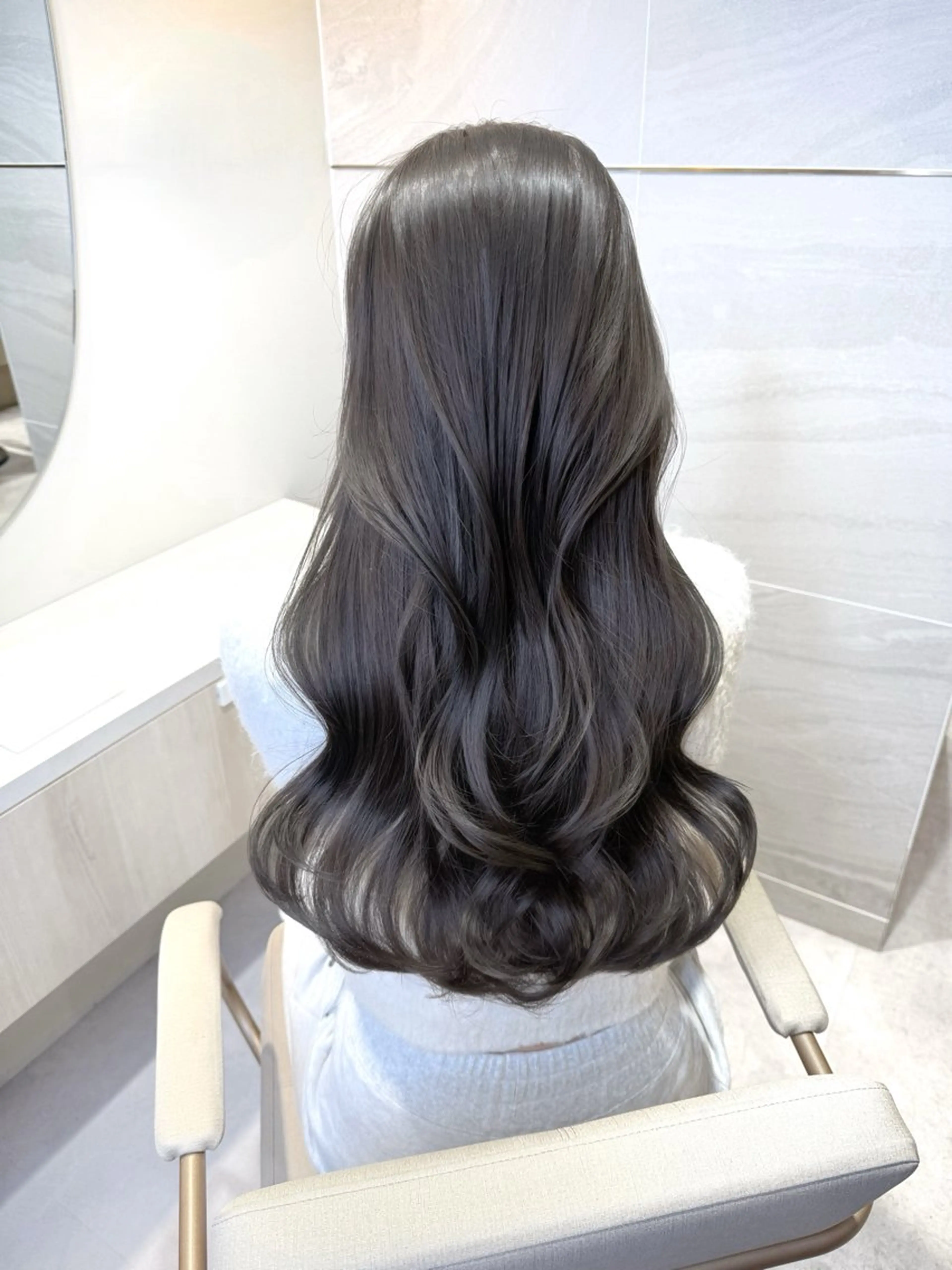 ロング カラー グレージュ イルミナカラー シアーグレージュ カット ヘアカラー トリートメント ブリーチなしダブル カラー🧸🐺陽介のヘアスタイル