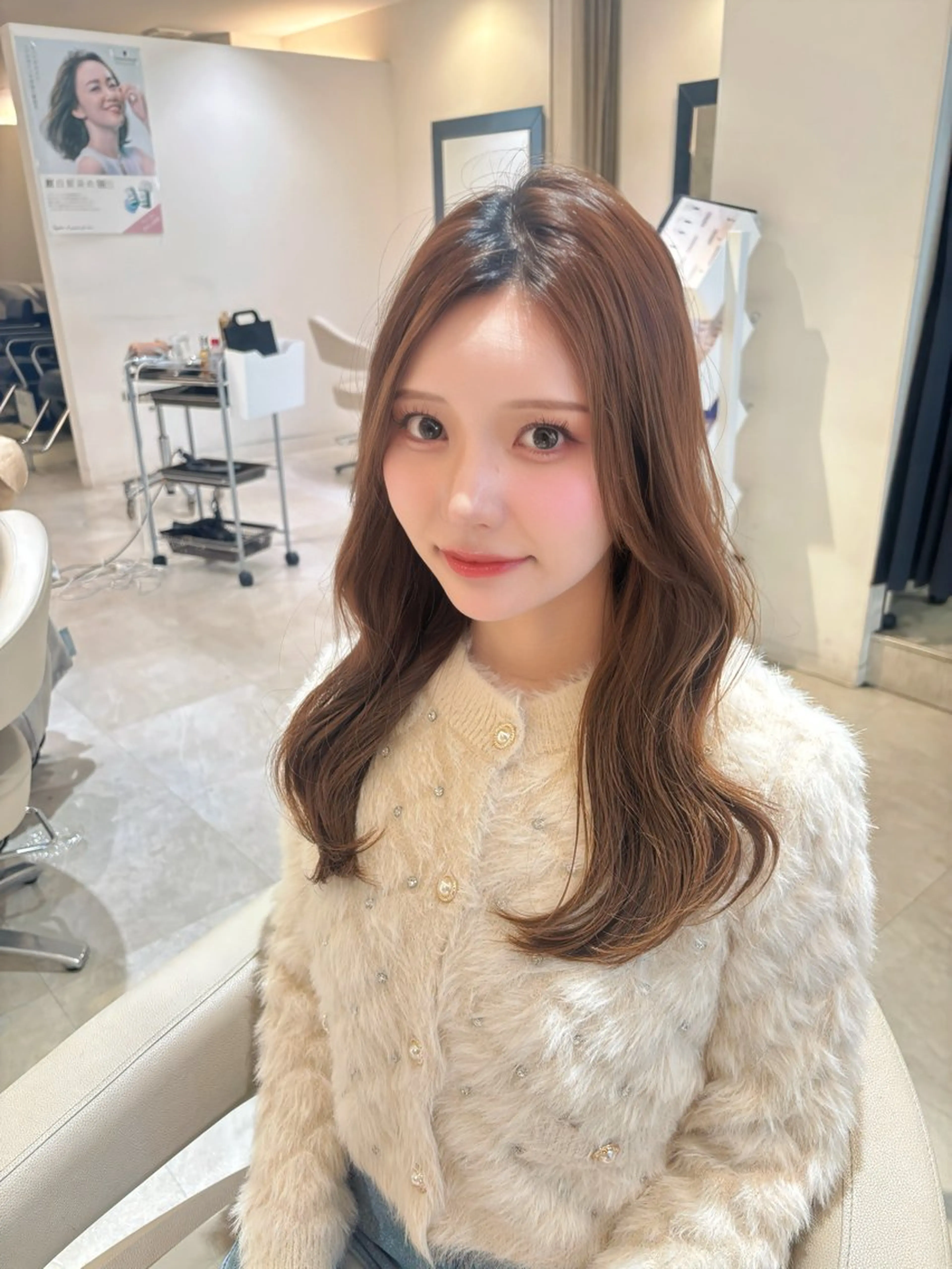 ロング くびれヘア レイヤーカット ローレイヤー カット 朝尾 愛花のヘアスタイル