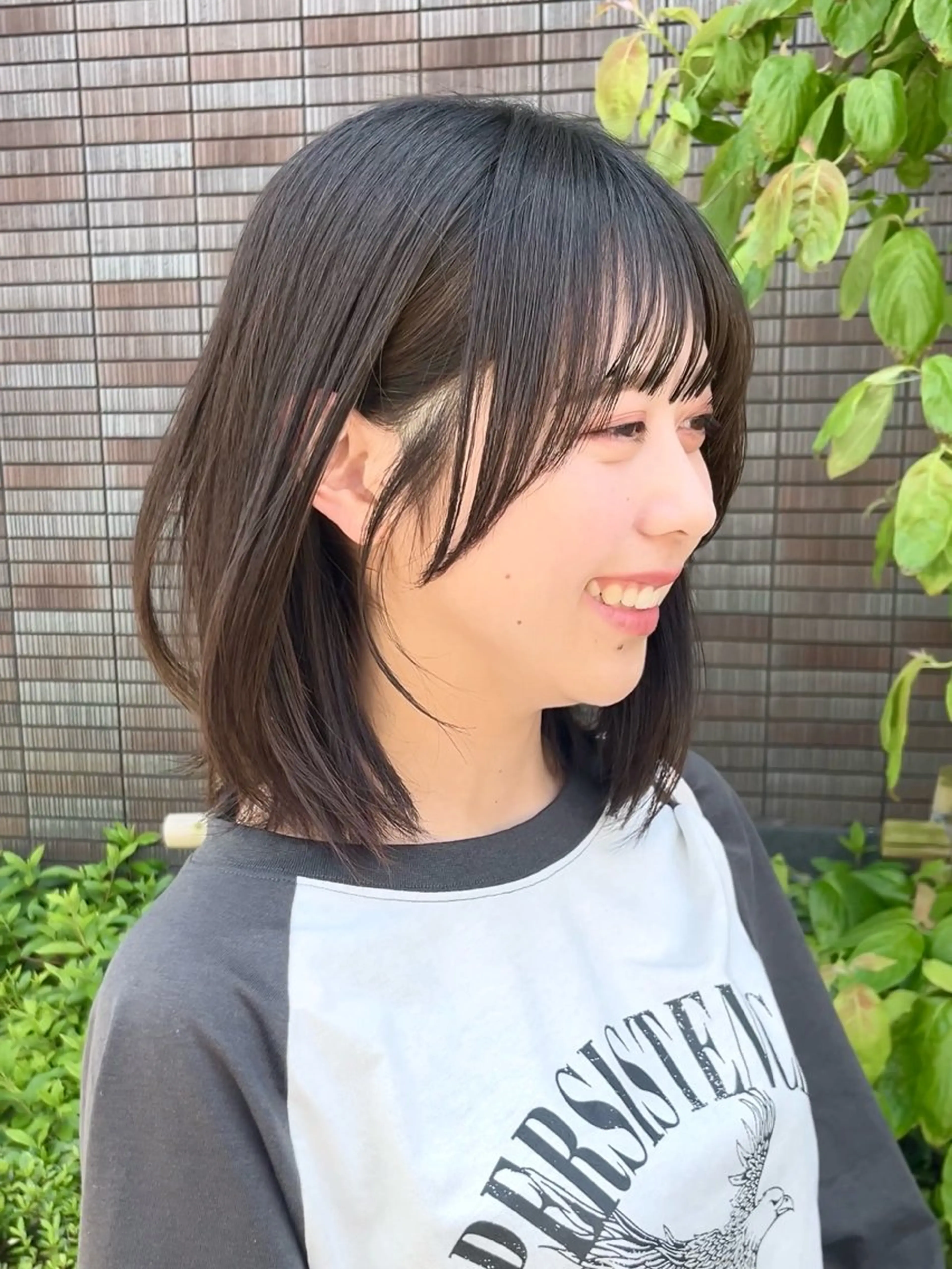 ミディアム カラー ベージュカラー ブリーチ ダブルカラー グレージュ ハイトーンカラー カット i.Ehime所属・i.Ehime💫 齋藤  あつきのヘアスタイル