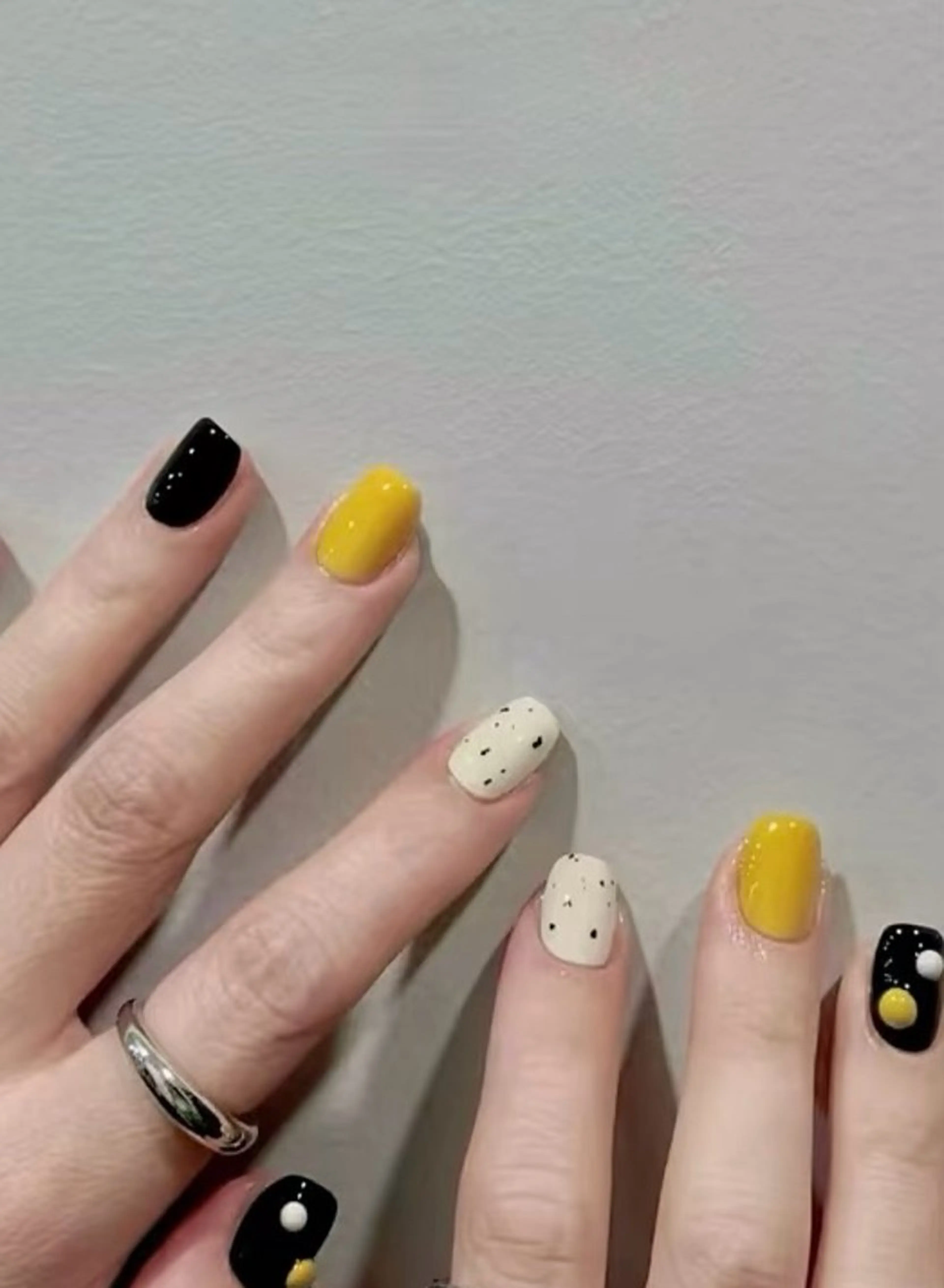 ネイル 高木 維麗絲のネイルデザイン