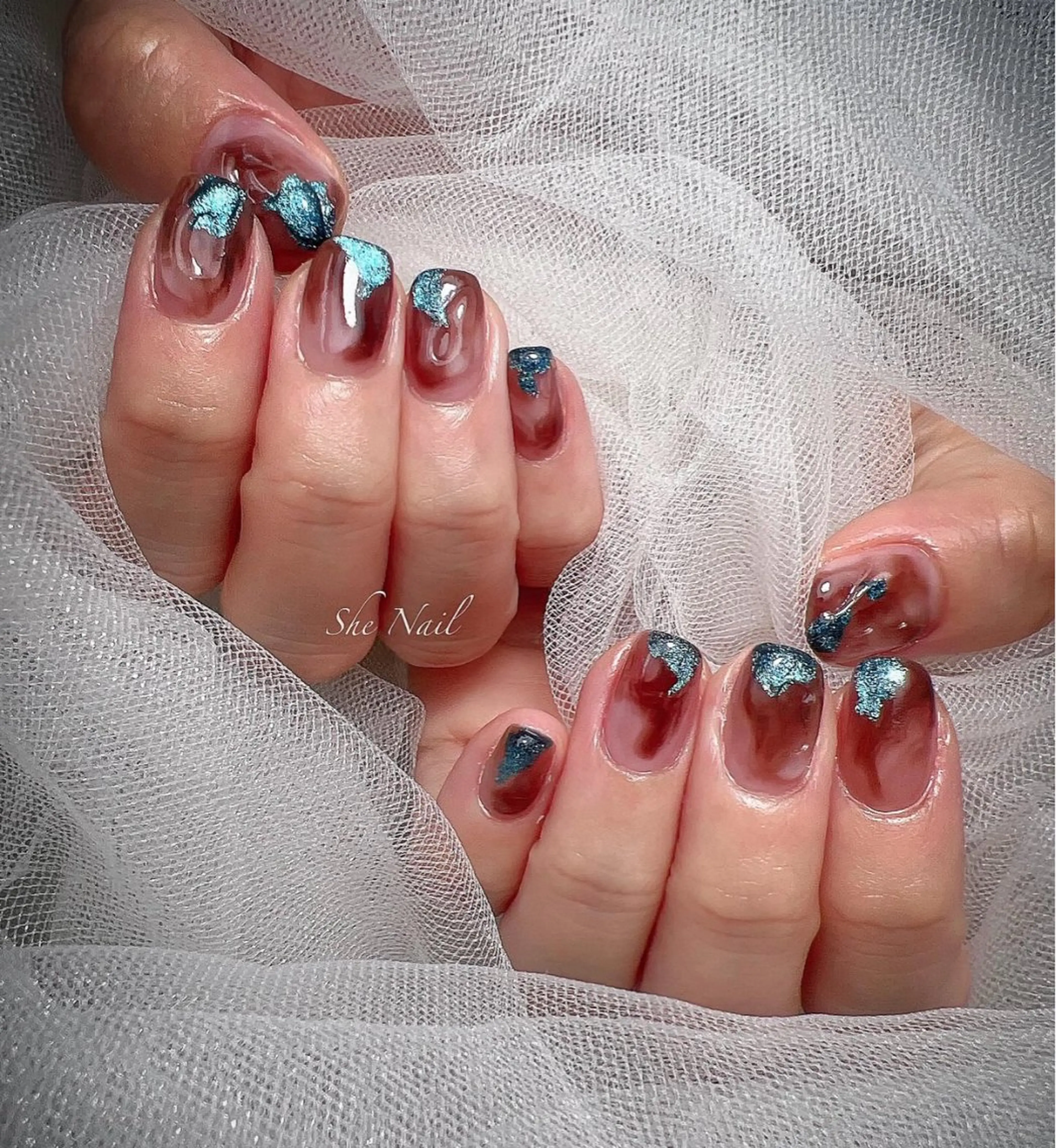 ネイル チークネイル ドット 長さ出し グラデーション マグネットネイル ハンドネイル She Nail所属・ISA_ BELLAのネイルデザイン