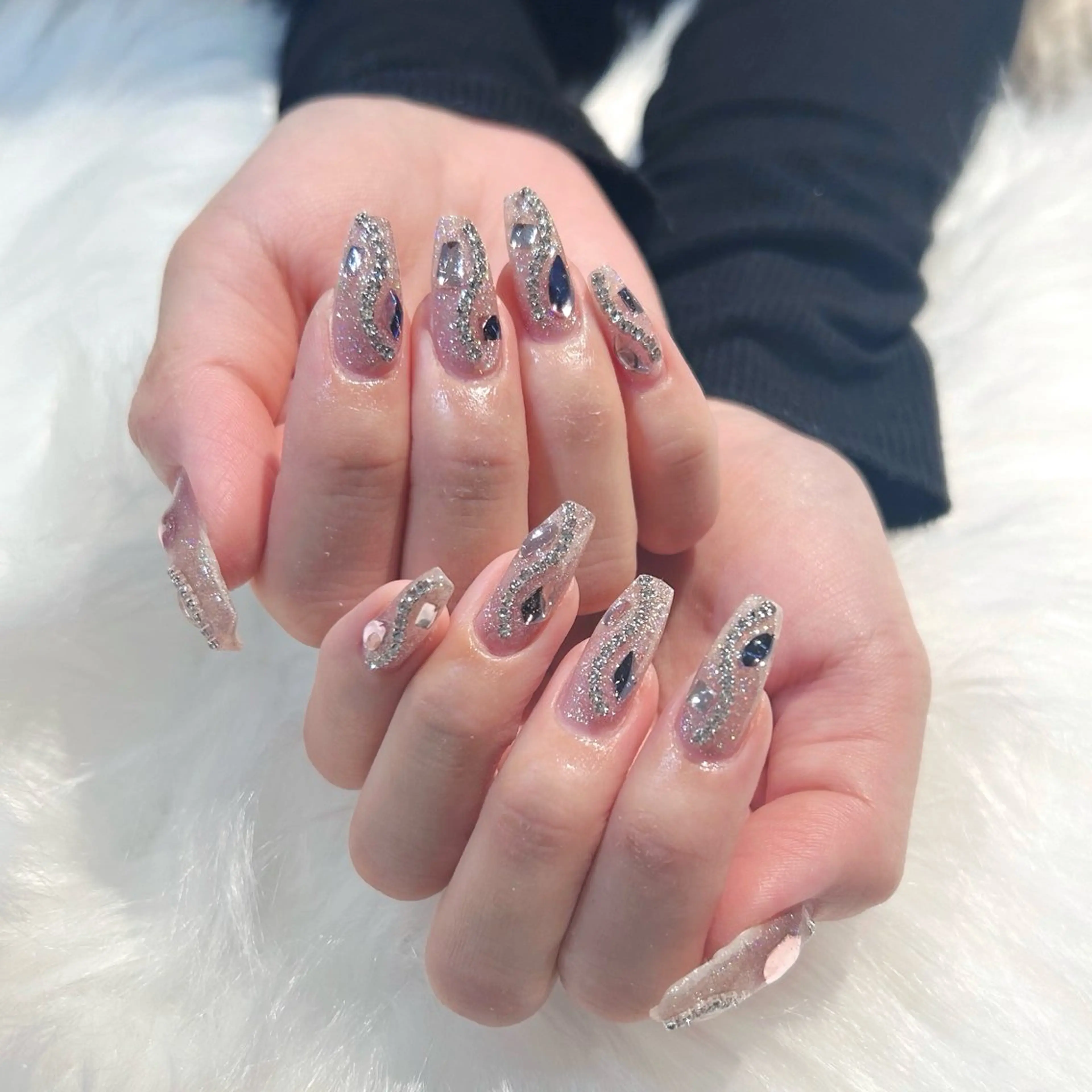 ネイル キラキラネイル ロングネイル ワンホンネイル ハンドネイル Keli Nailのネイルデザイン