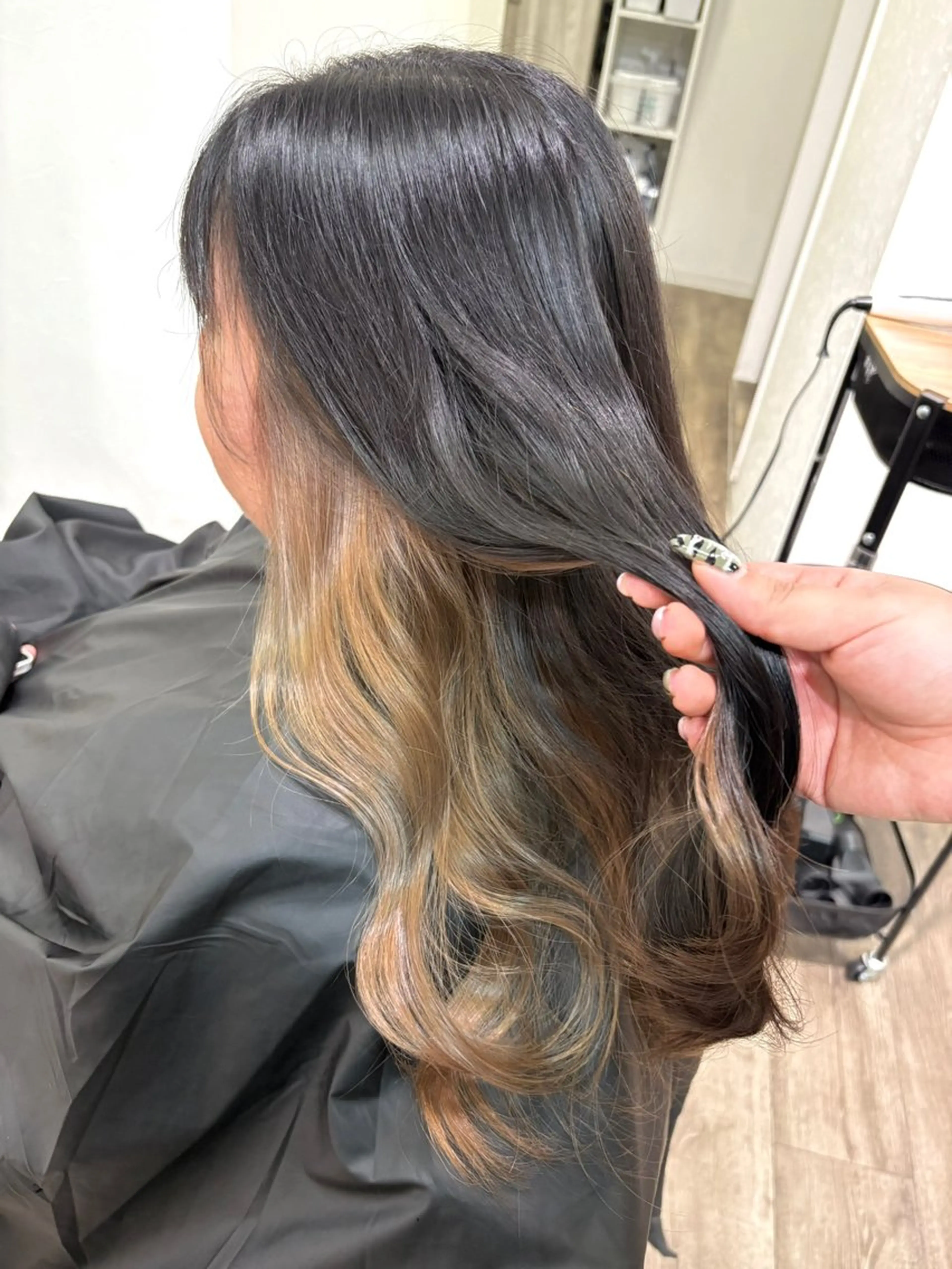 ロング カラー 池澤 京華のヘアスタイル