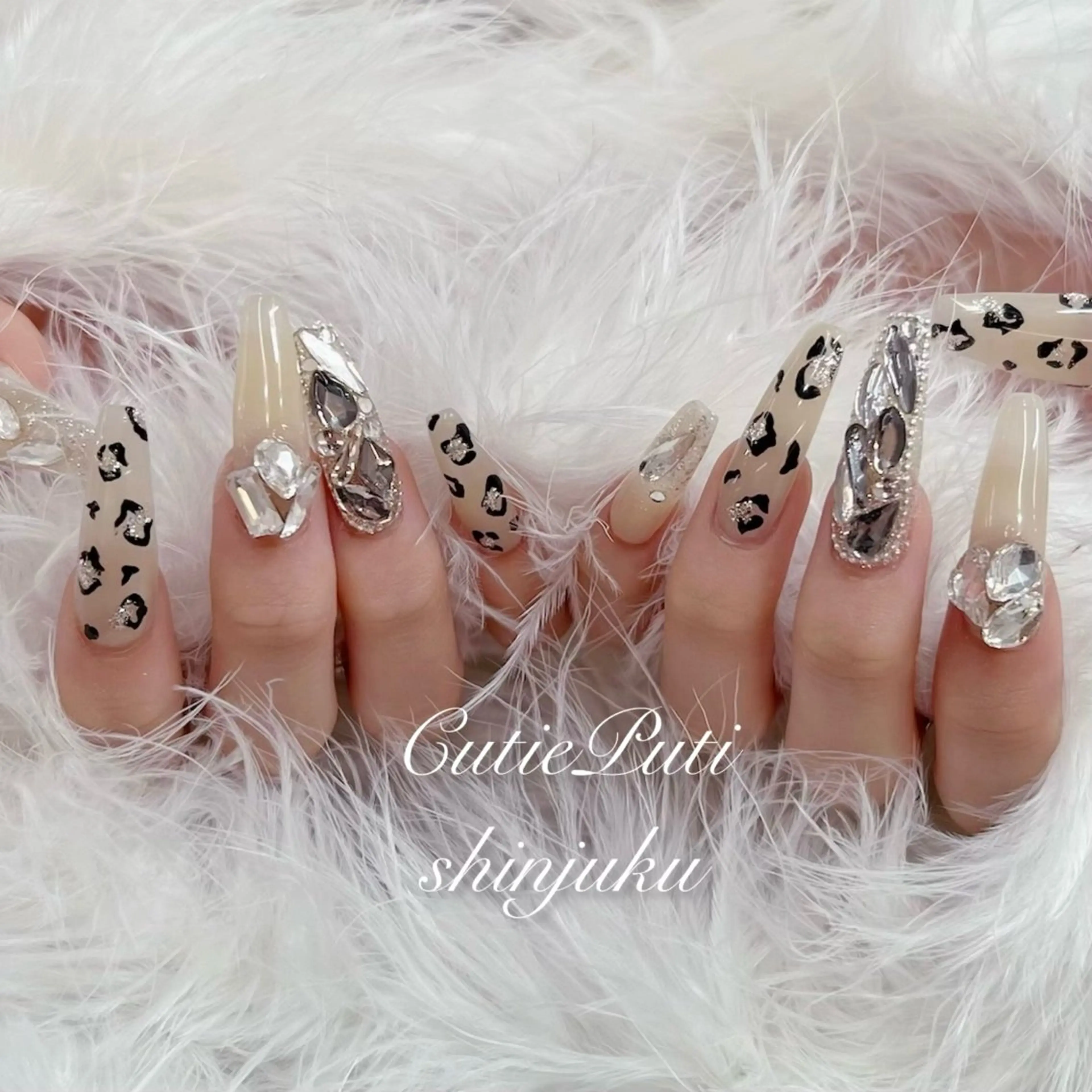 ネイル アニマル柄 ロングネイル NailSalon CutiePutiのネイルデザイン