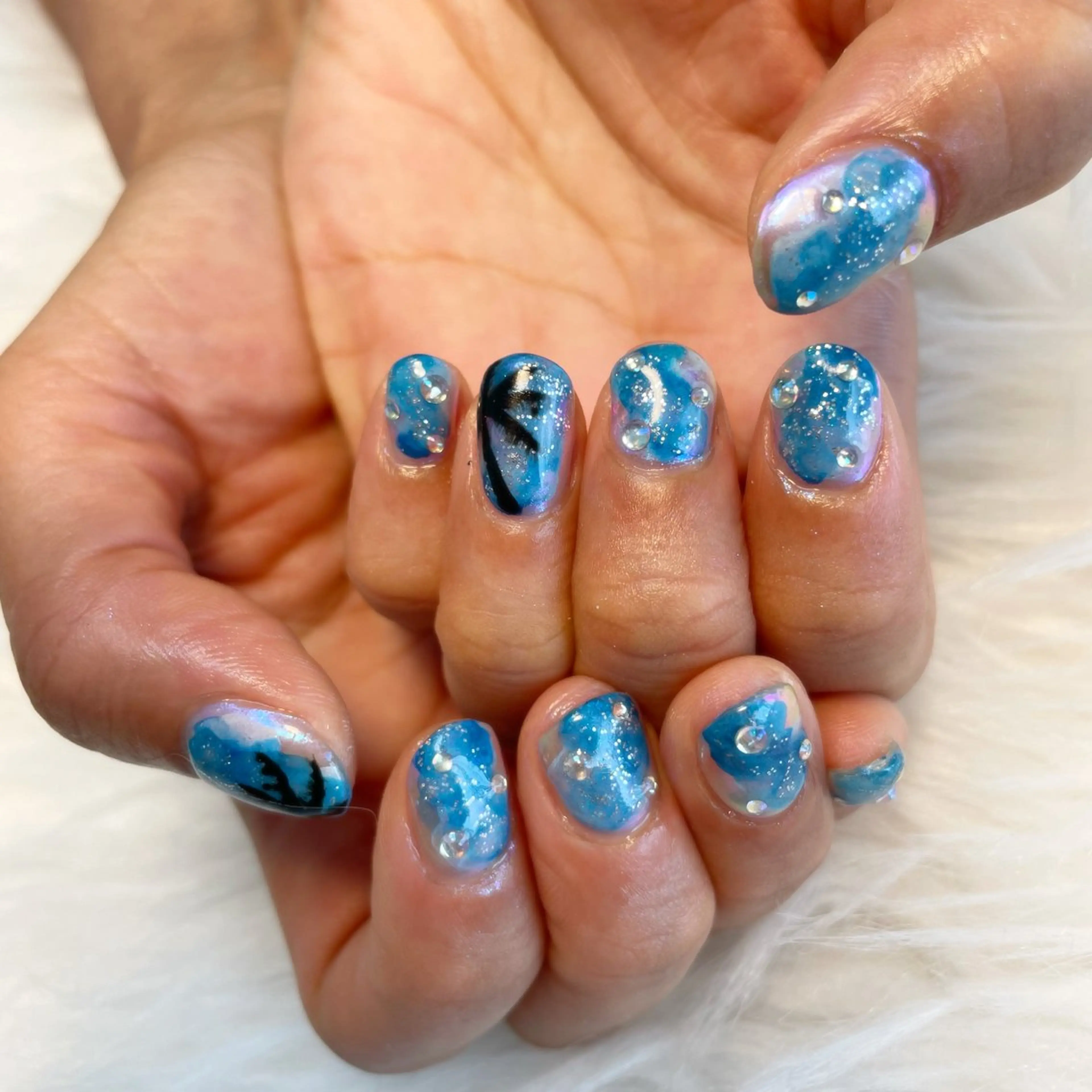 ネイル ハンドネイル ゴテゴテ💙ワンホン リオナのネイルデザイン