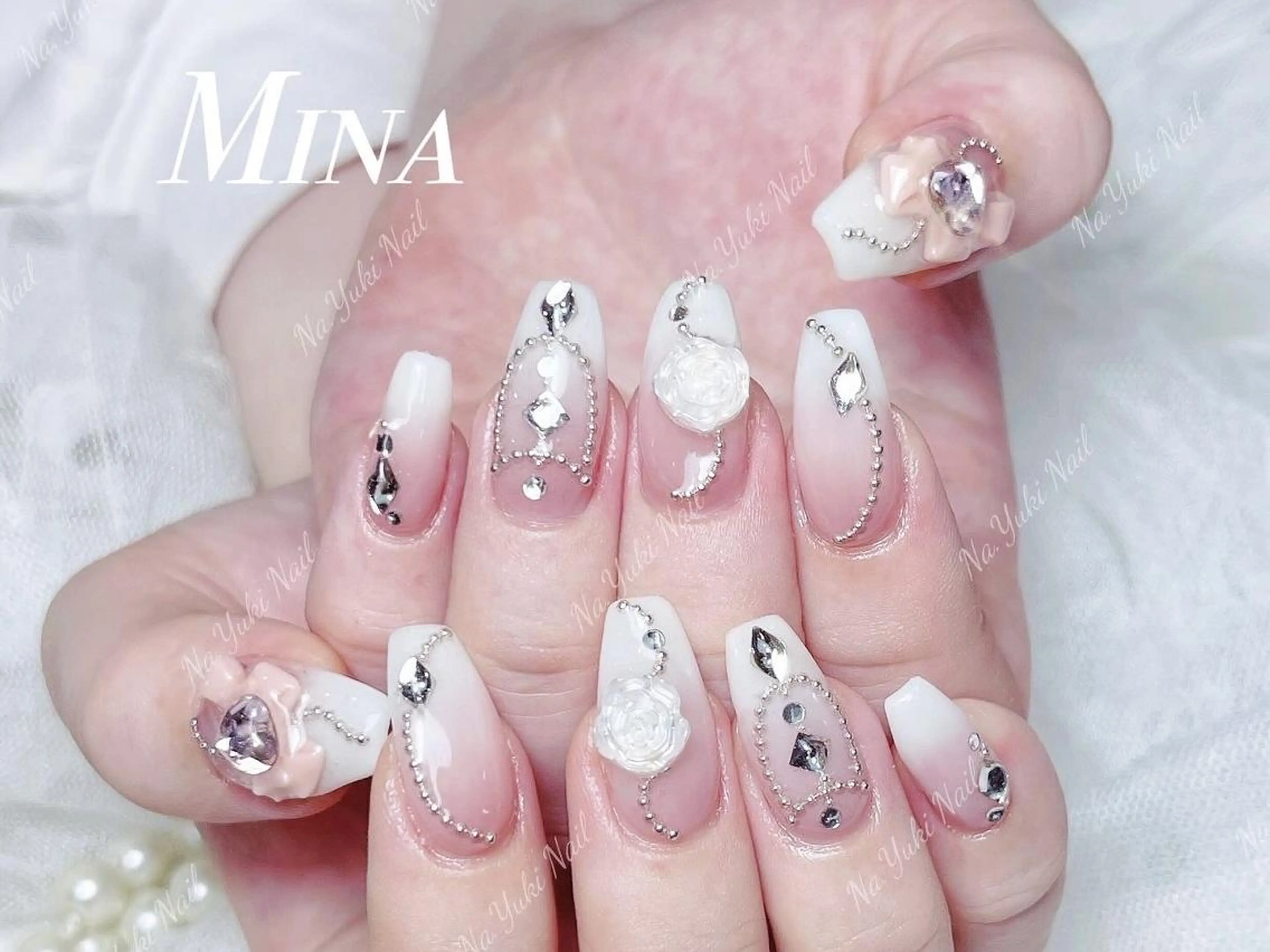 ネイル Queenie 🦋のネイルデザイン