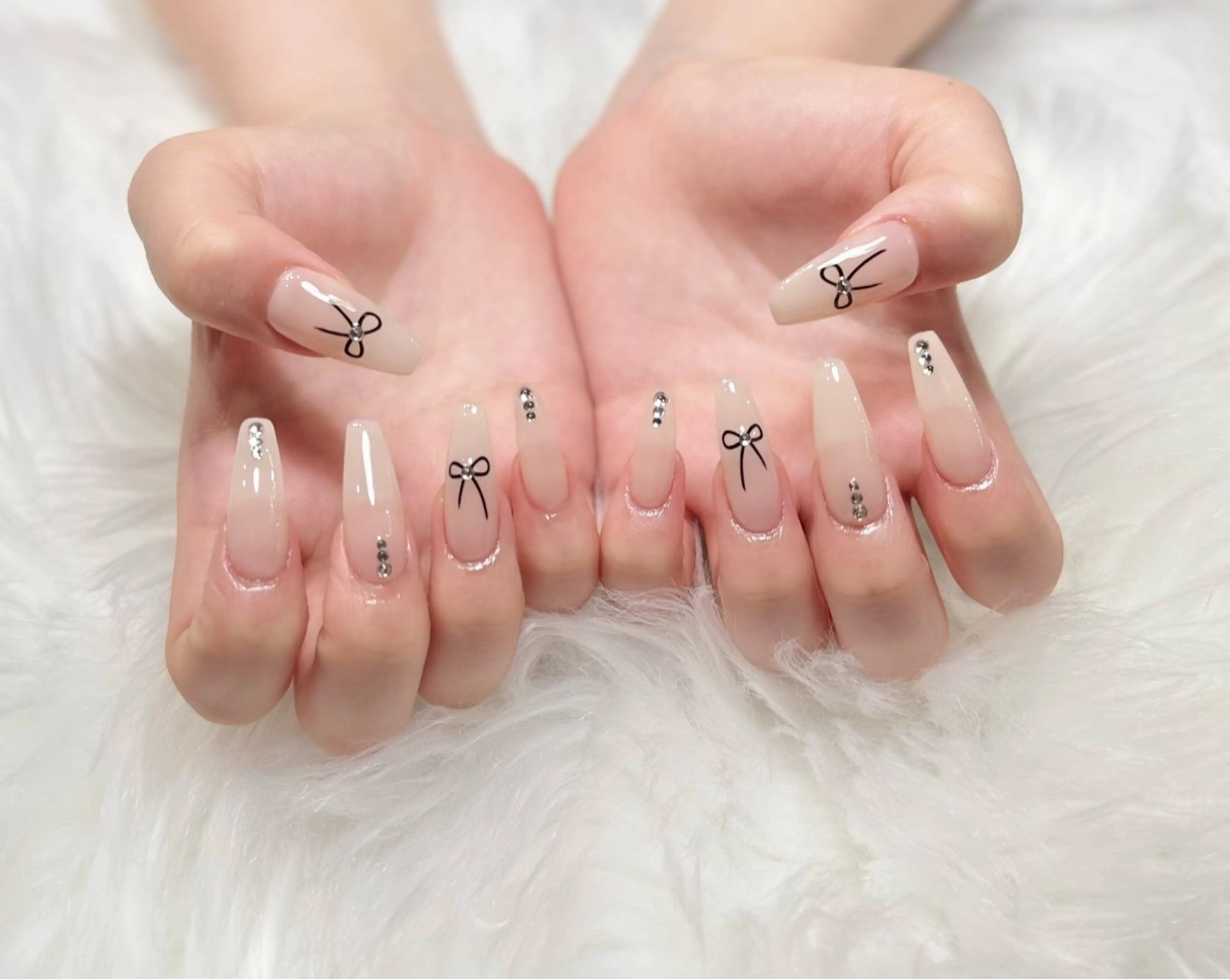 ネイル オーロラネイル チークネイル フットネイル フレンチネイル ジェルネイル ハンドネイル Nichi Nailsのネイルデザイン