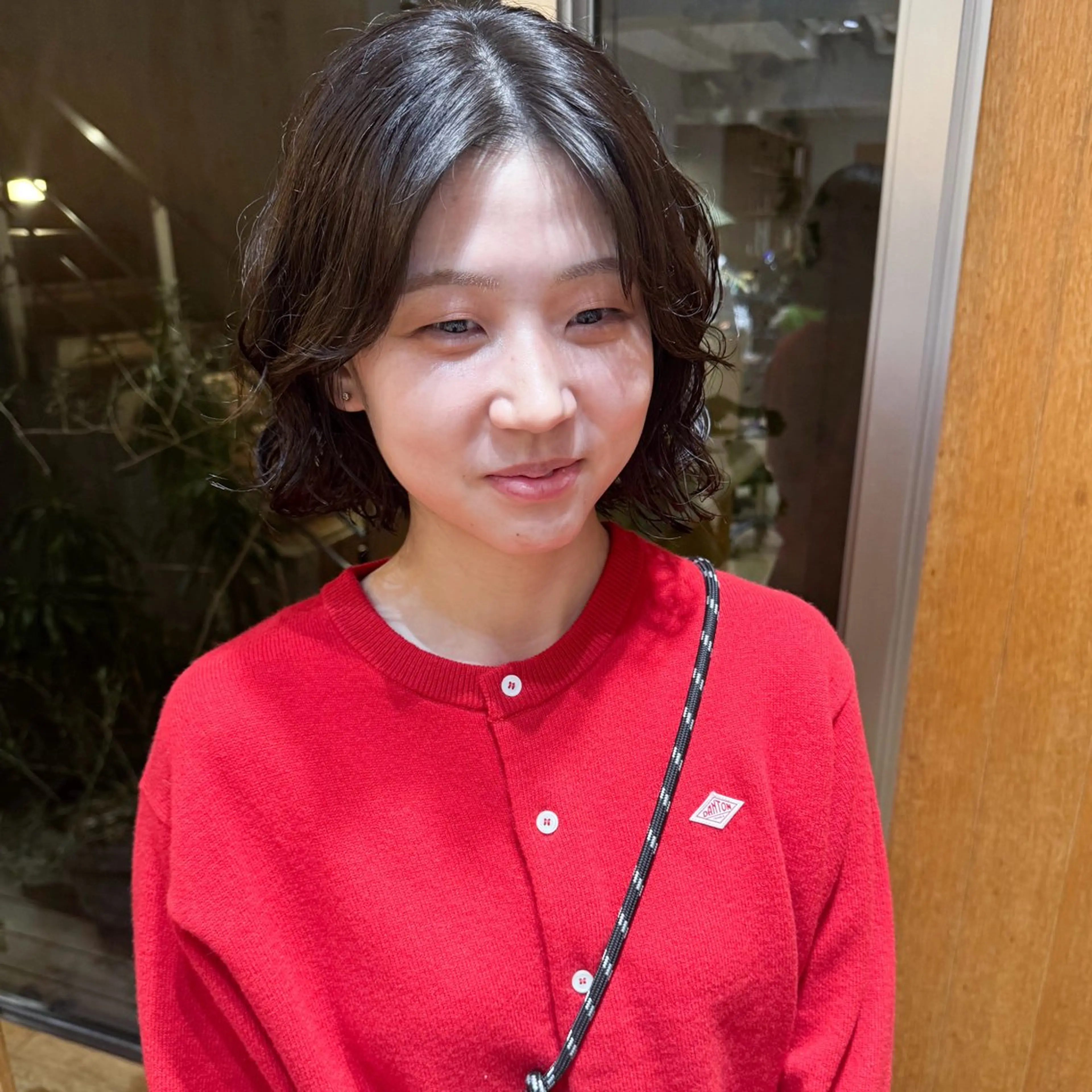 ショート パーマ ボブ 外ハネヘア カット パーマ 大橋 芽衣のヘアスタイル