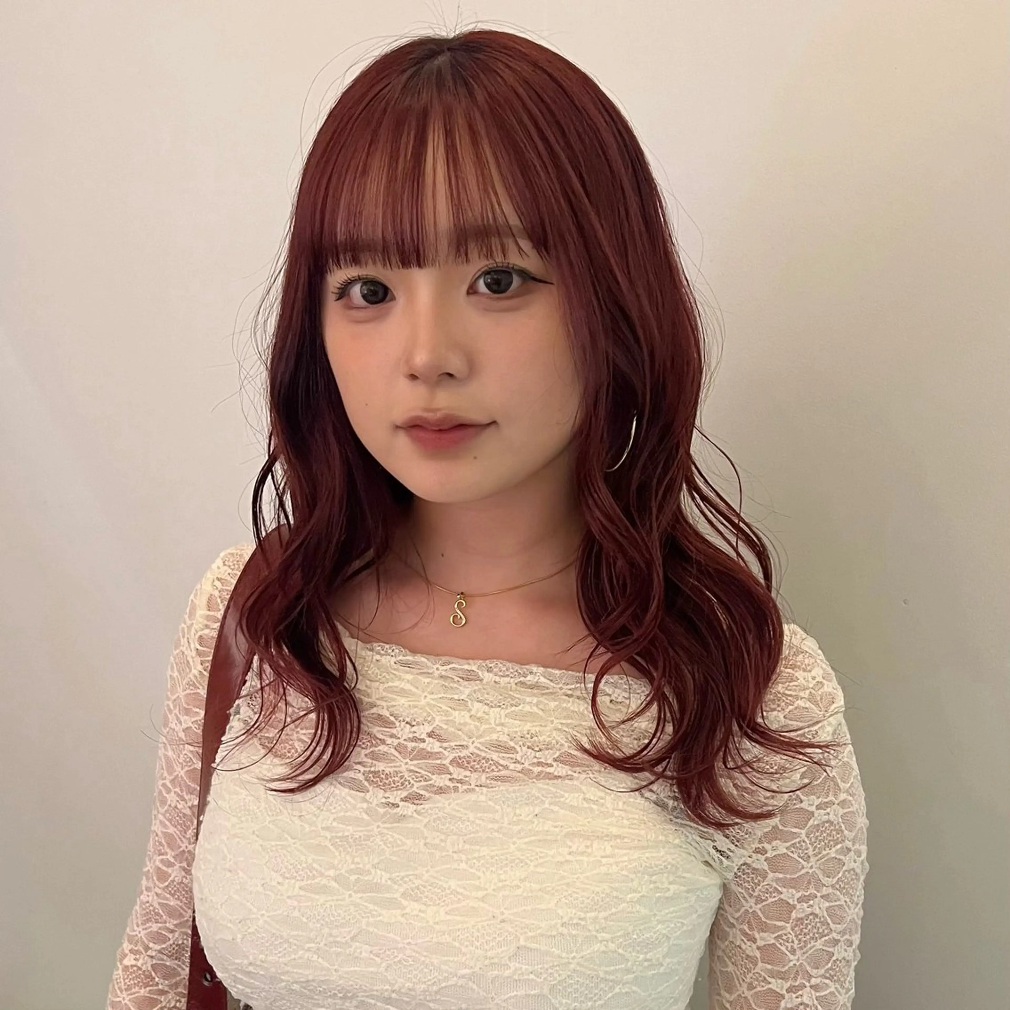 ロング カラー レッドカラー MARIKA 暖色系/ハイトーンのヘアスタイル