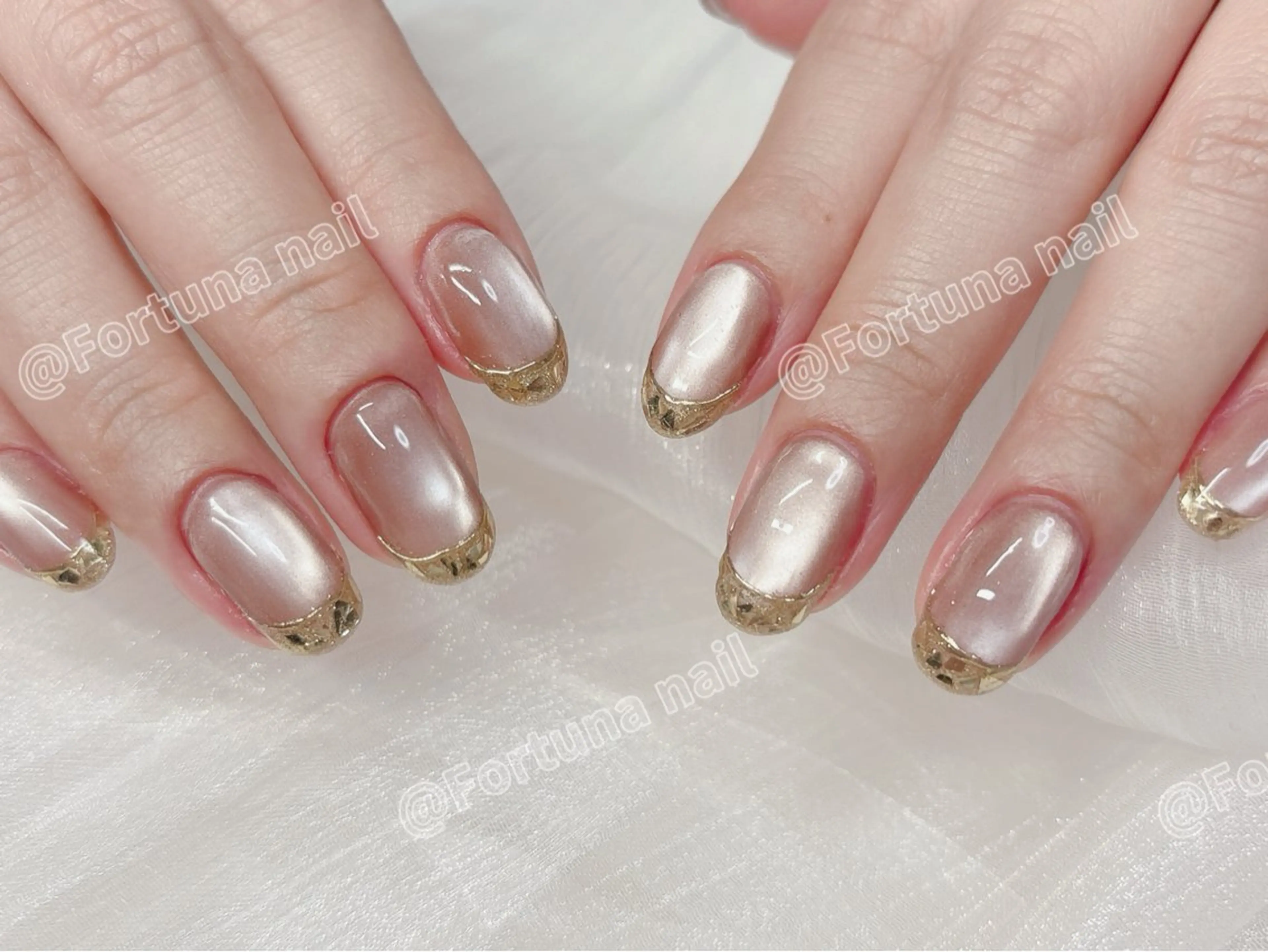 ネイル フレンチネイル ガラスフレンチ ゴールド マグネットネイル マグネットワンカラー ハンドネイル ハンドケア Nail •Head スパFortunaのネイルデザイン