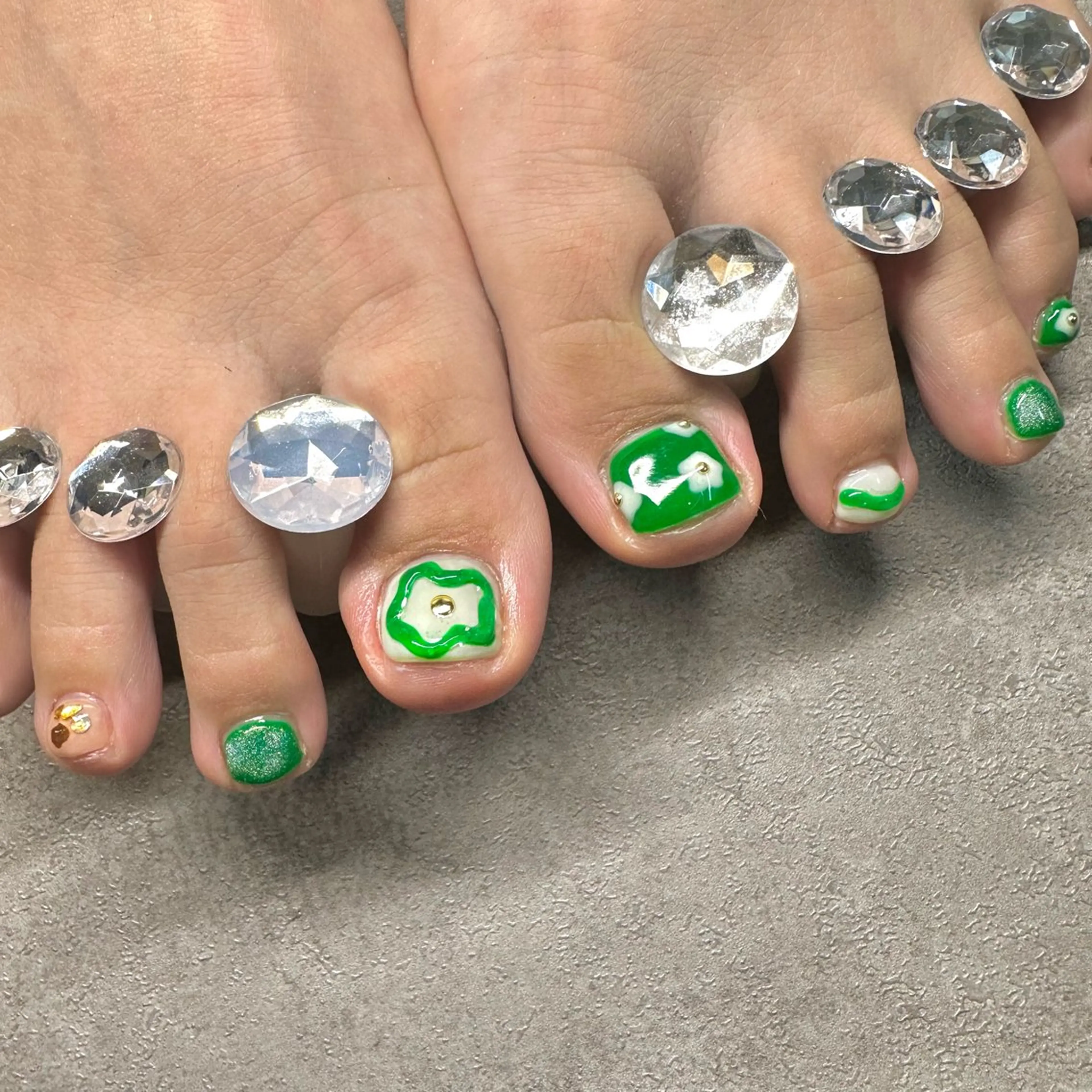 ハンドネイル フットネイル GéRanium Harukaのネイルデザイン