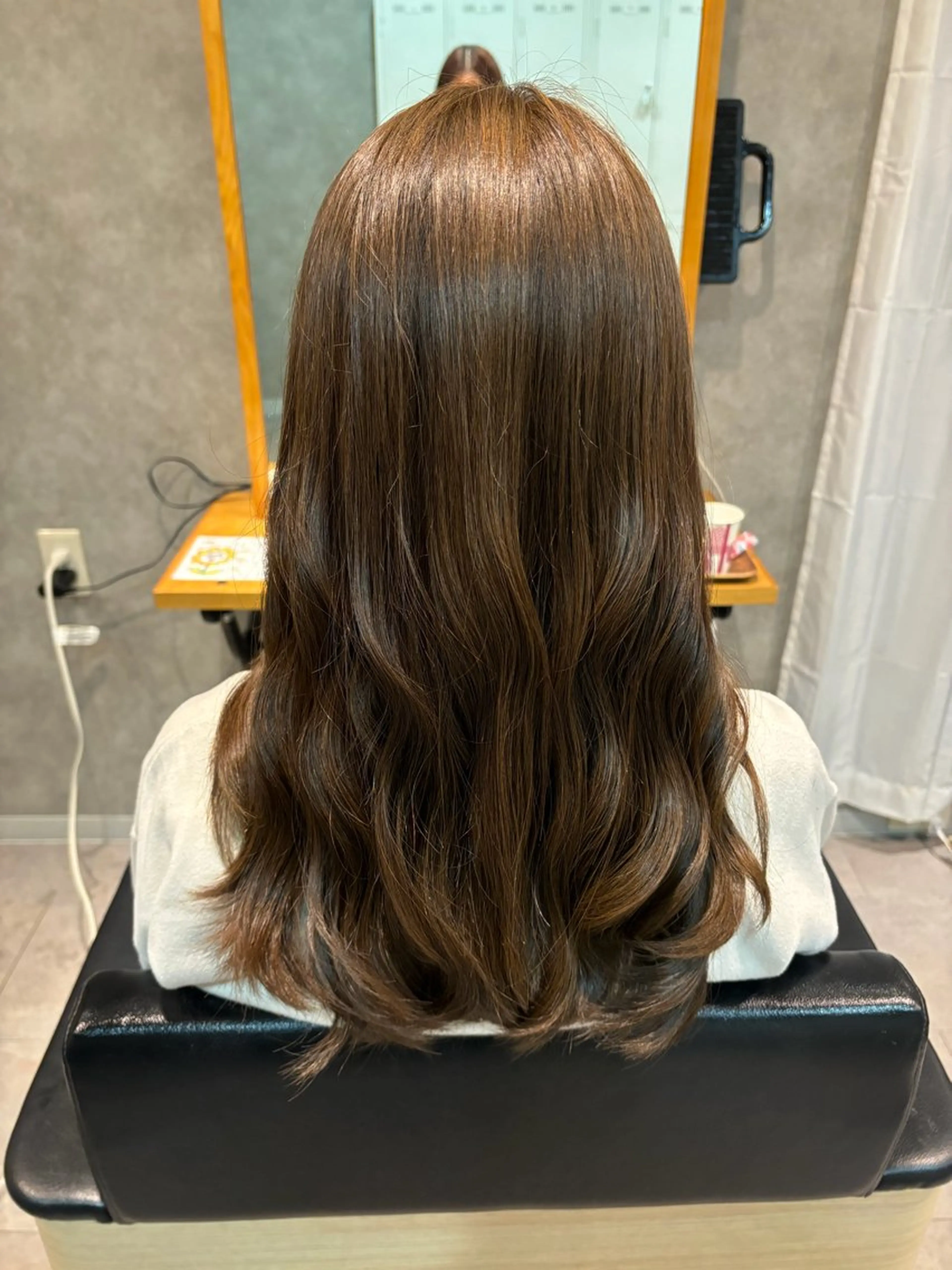 ロング カラー ベージュカラー 透明感カラー オリーブベージュ オレンジ 相良 美羽のヘアスタイル