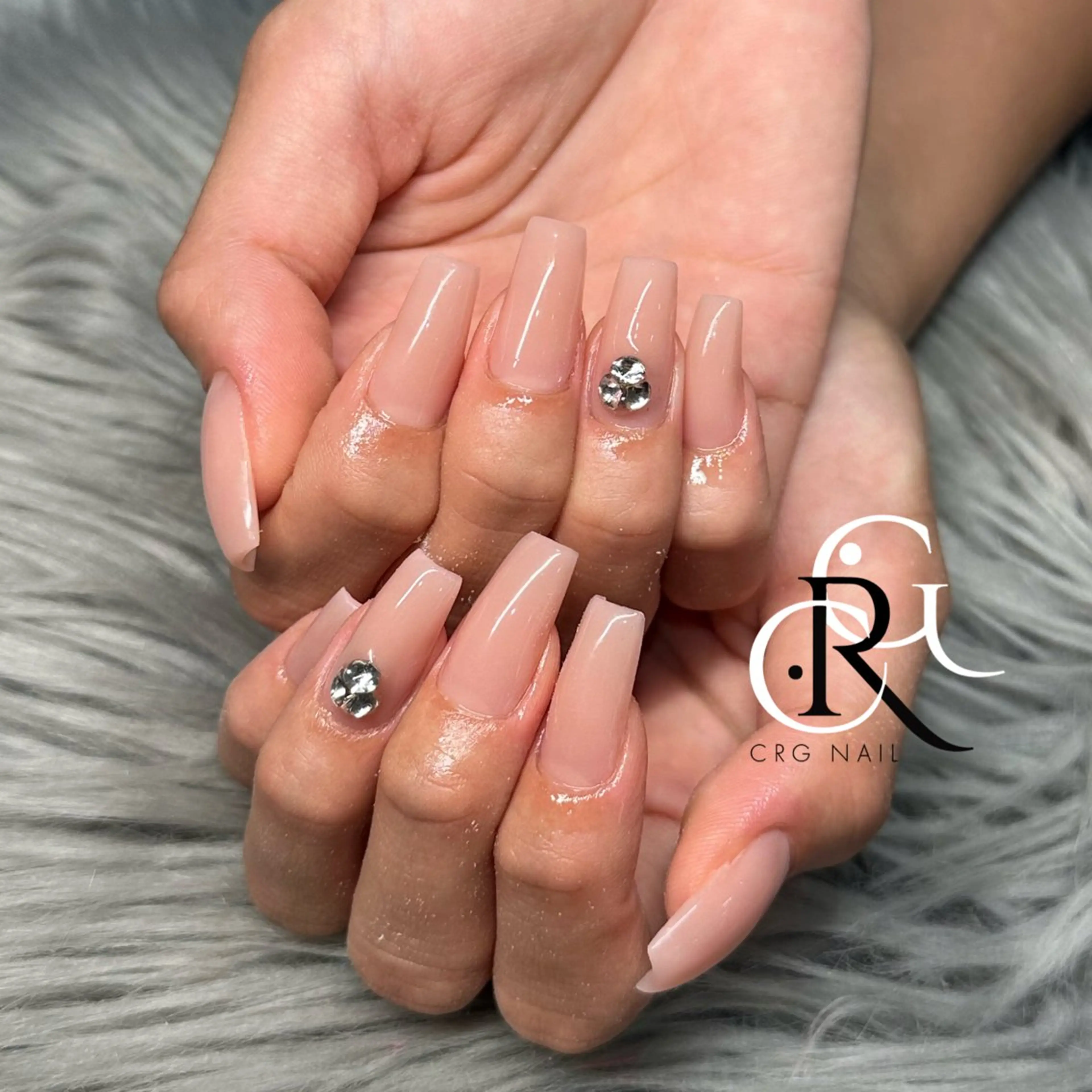 ネイル ストーンネイル ハンドネイル 美フォルム✨ CRG　RURIのネイルデザイン