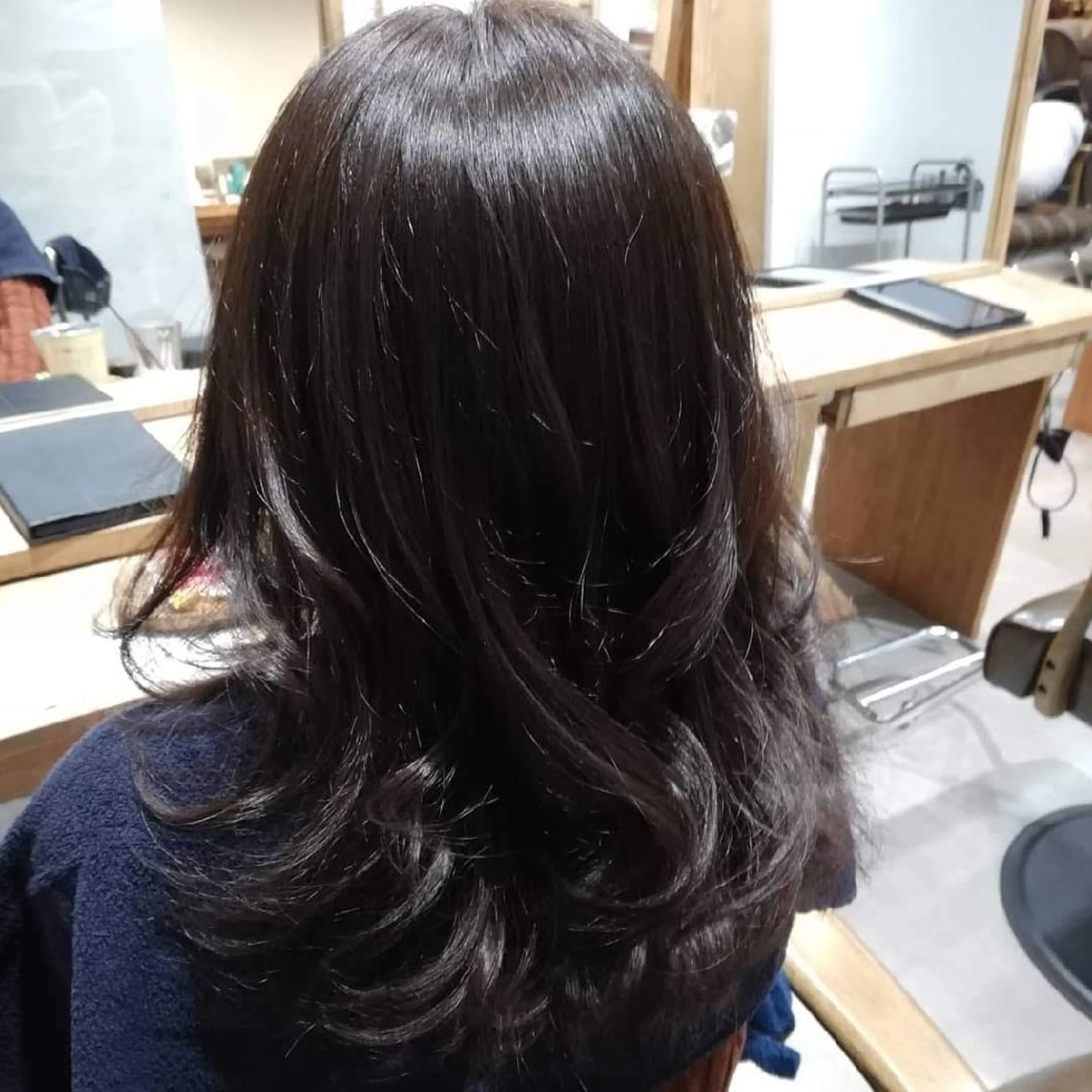ミディアム カラー 安岡美咲✂︎ 艶カラー/髪質改善のヘアスタイル