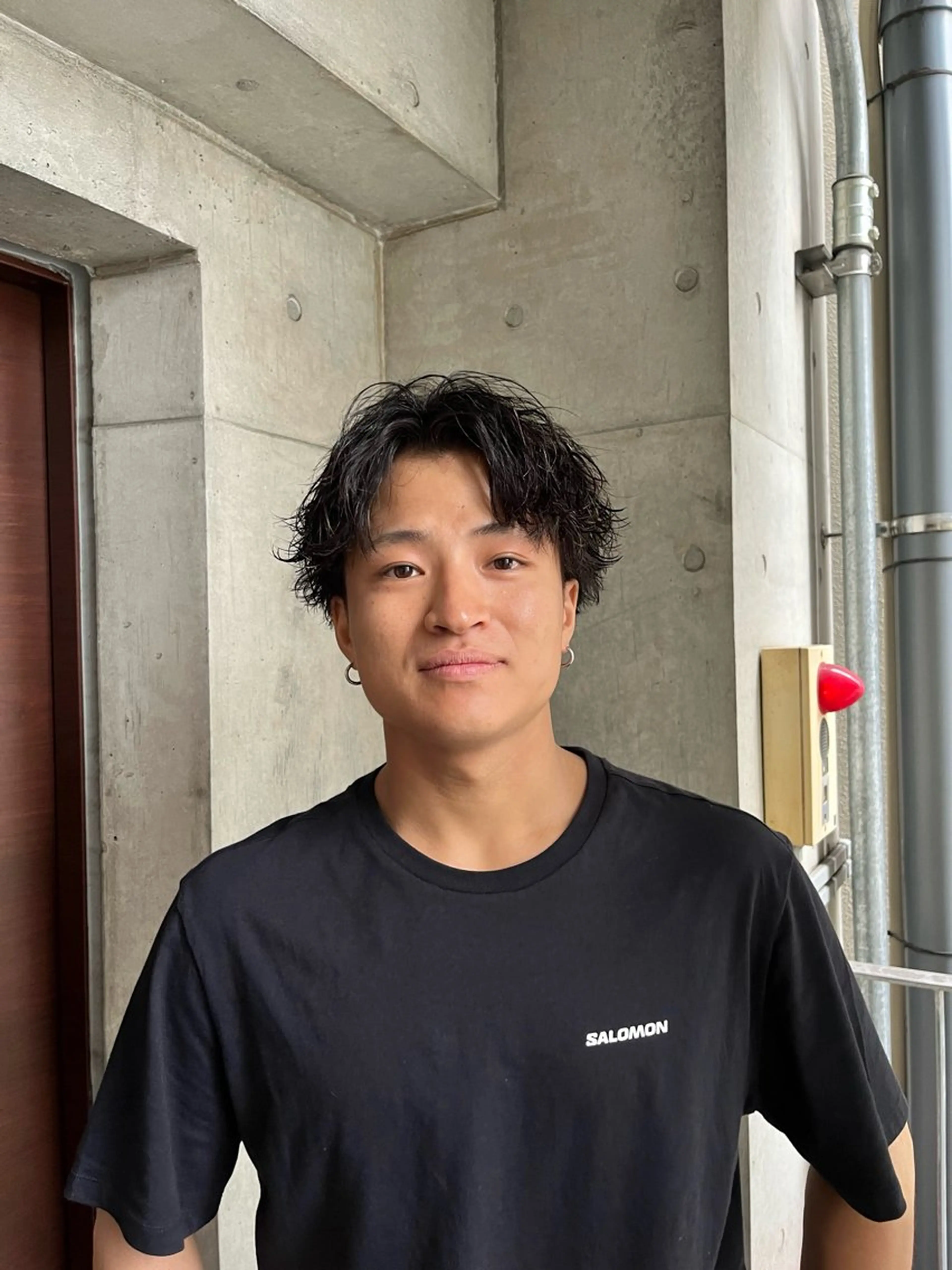 ミディアム パーマ メンズ ミディアムパーマ メンズパーマ 波巻きパーマ 宮崎 恵多のヘアスタイル