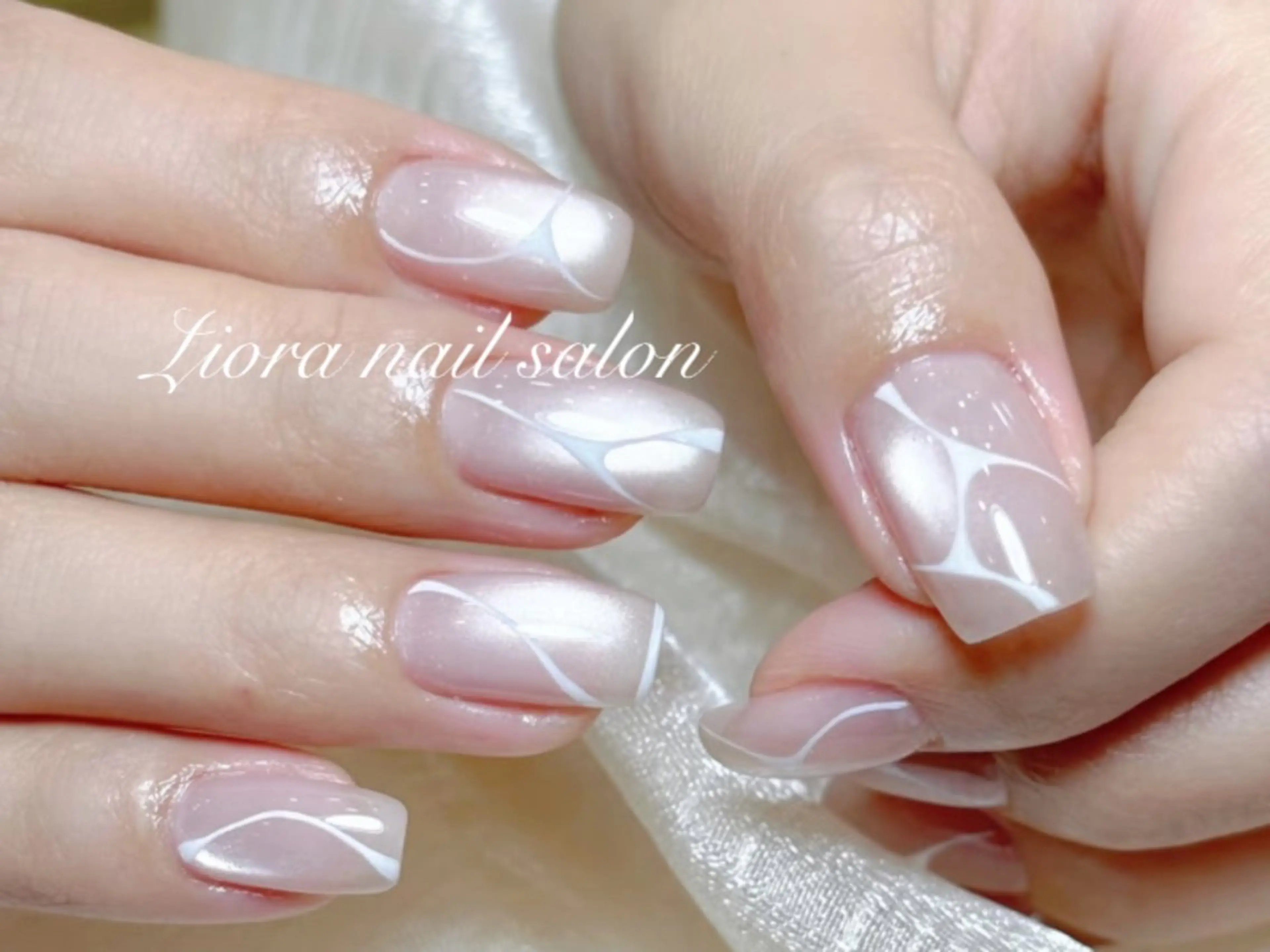 ネイル フレンチネイル ジェルネイル ガーリー グラデーション キラキラネイル ハンドネイル Liora ネイルサロン所属・Liora nail salonのネイルデザイン