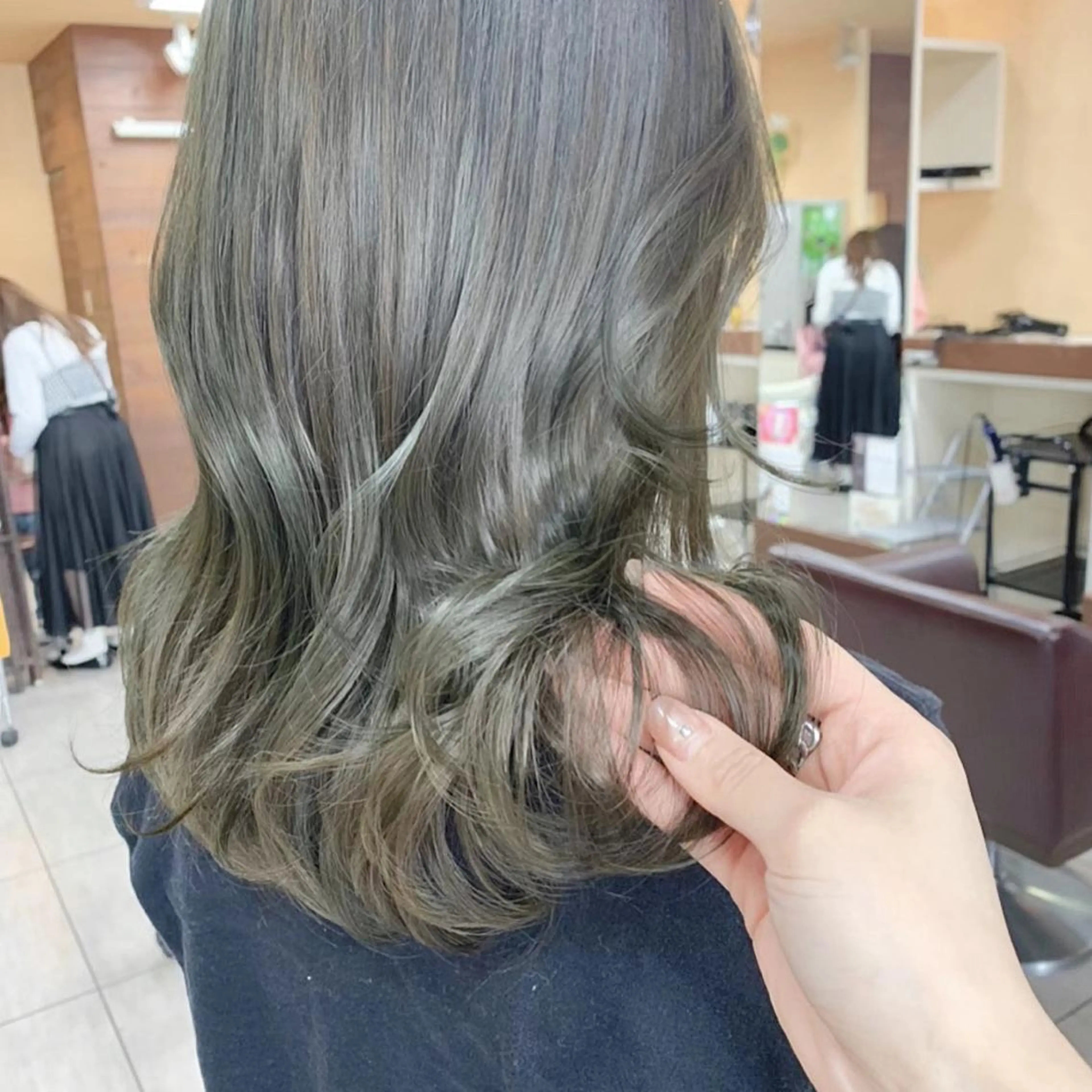 ミディアム カット ヘアカラー トリートメント 🫧艶髪カラー🫧 森本くるみのヘアスタイル