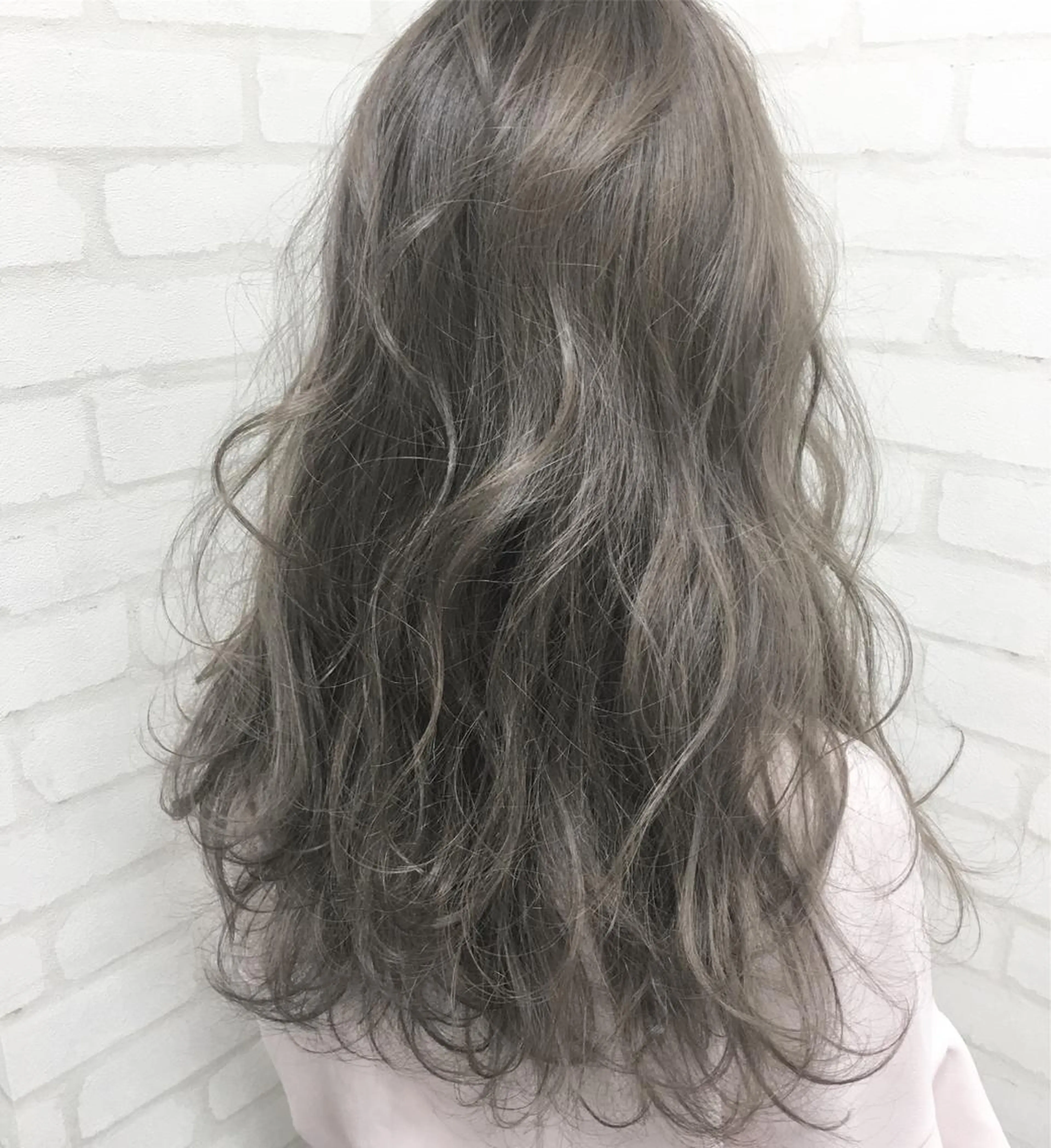セミロング カラー ヘアアレンジ エクステの神様 ▫️原島ユウヤ▫️のヘアスタイル