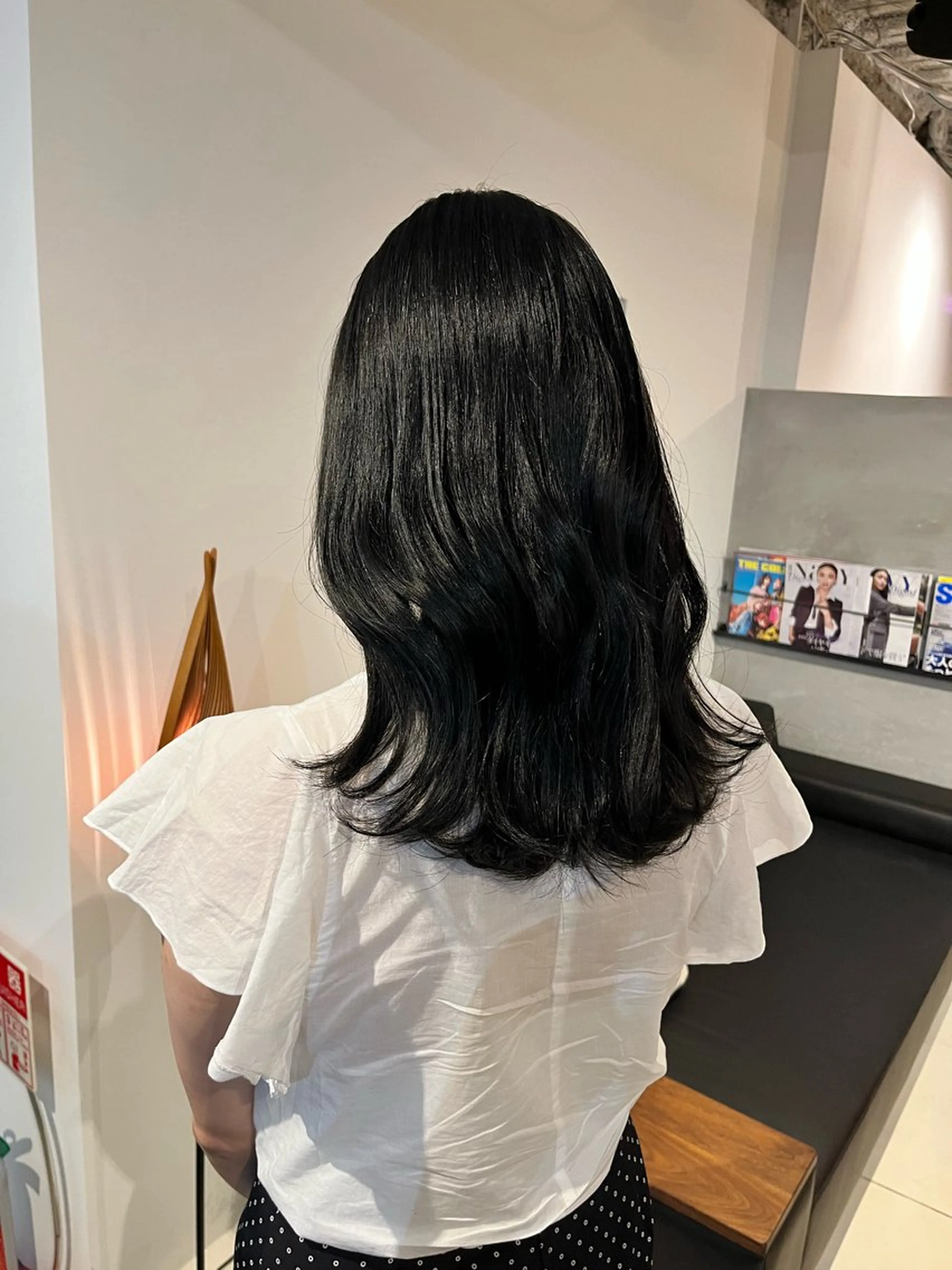 ミディアム カラー she. noaのヘアスタイル