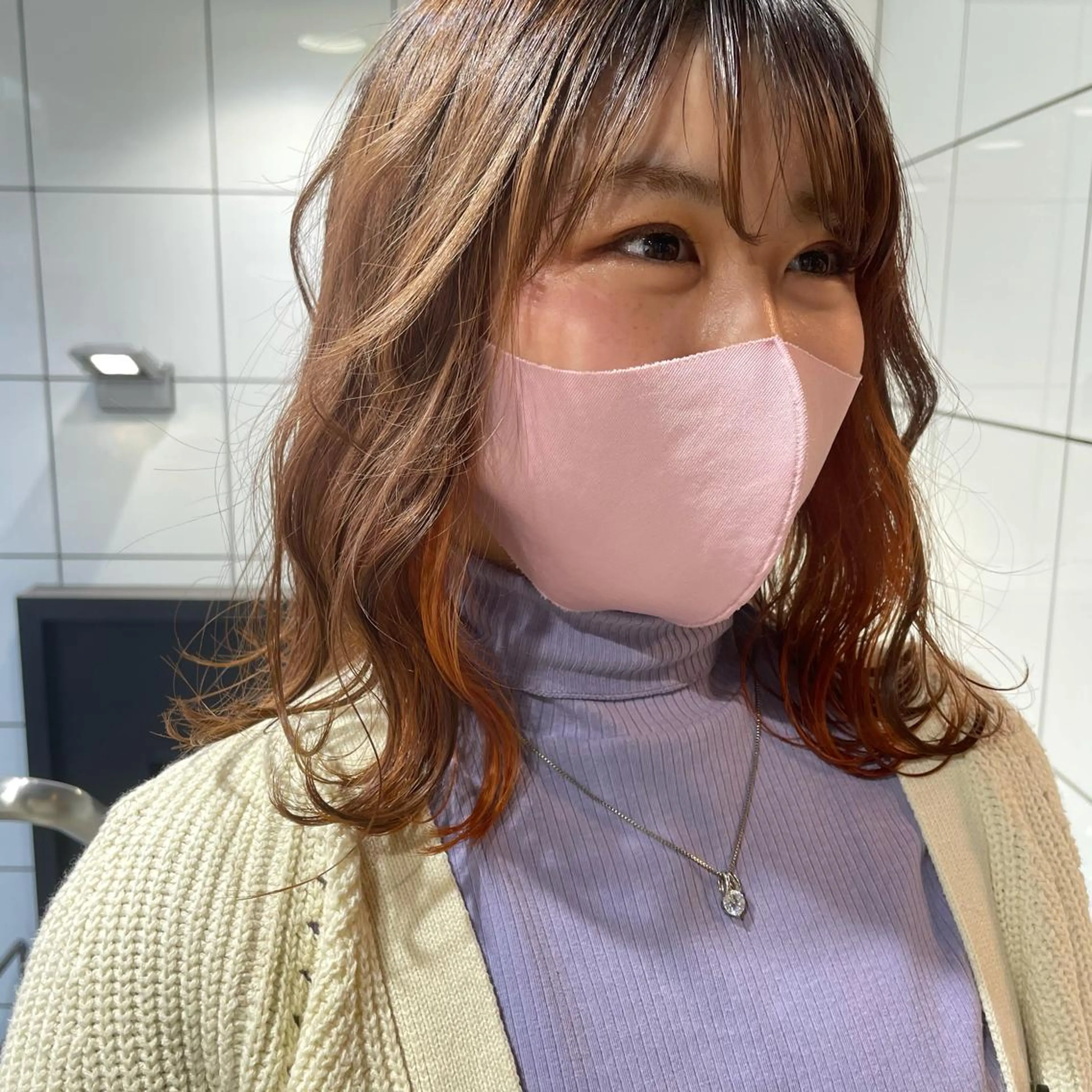 セミロング カラー ブリーチ インナーカラー オレンジ ヘアカラー トリートメント 韓国ヘア🦋 MIYUのヘアスタイル