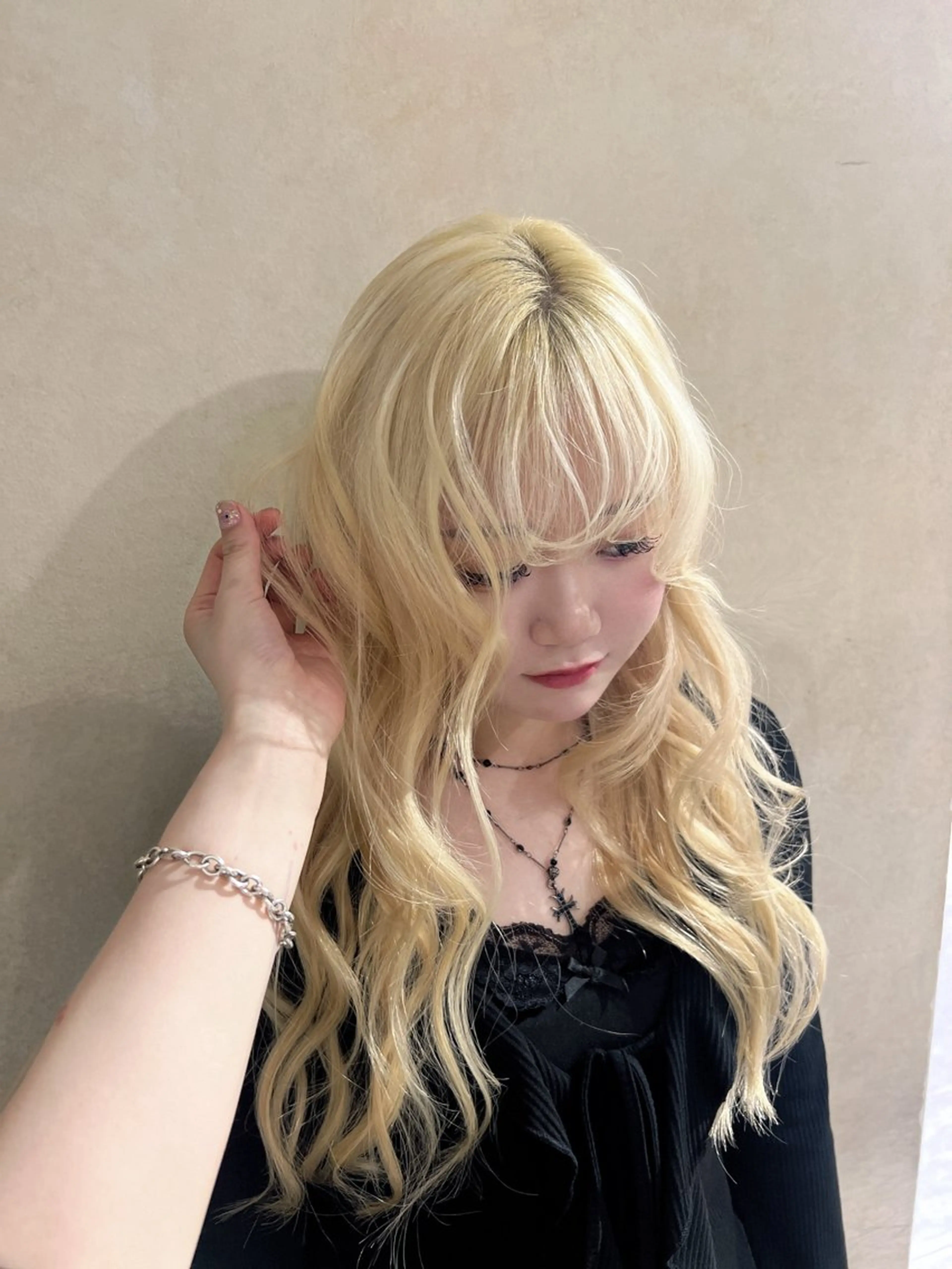 ロング カラー 抜きっぱなしブロンド ブロンド ハイトーン/ペール カラー/めい🎀のヘアスタイル