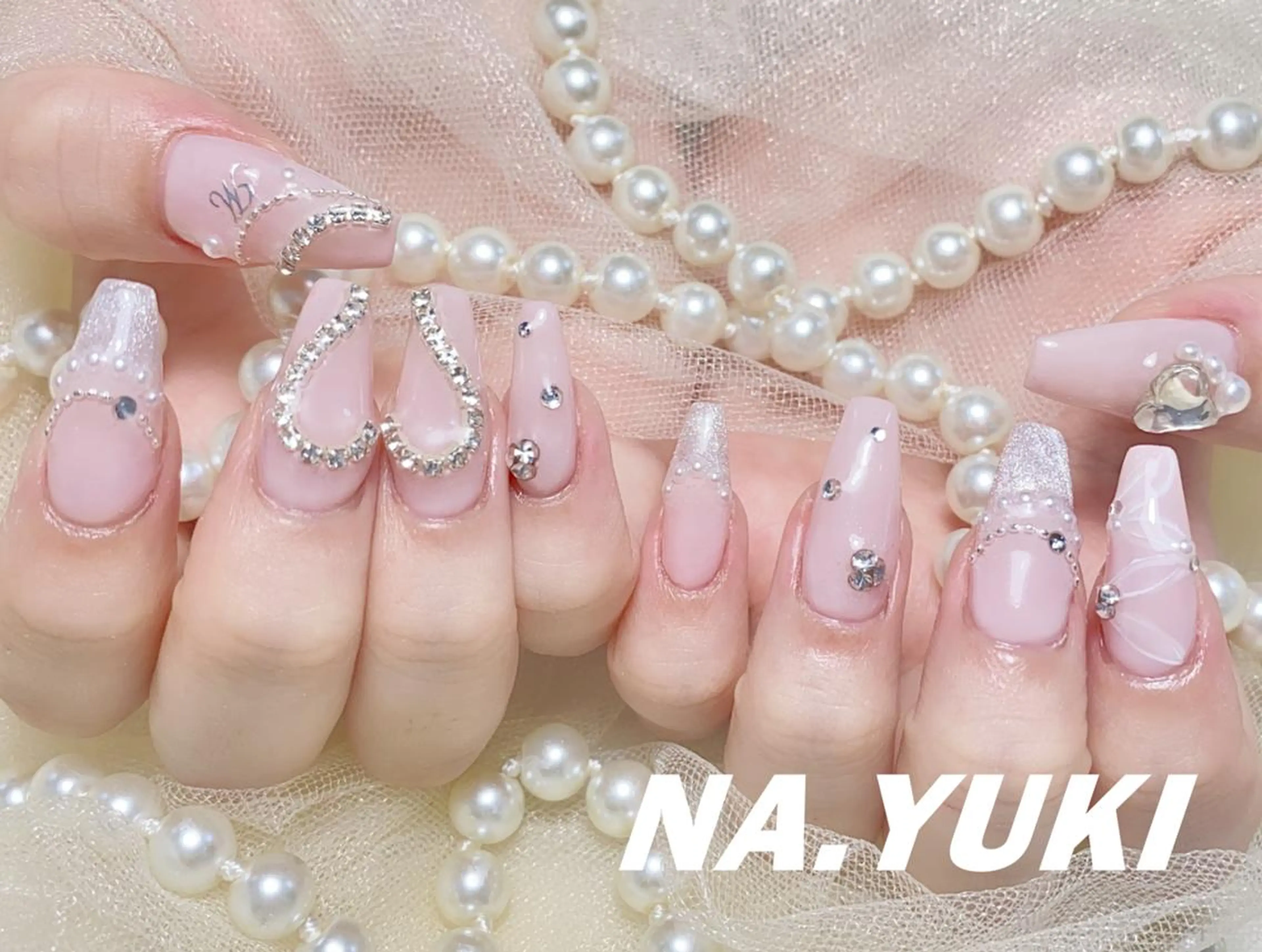ネイル ハンドネイル ハンドケア 🌷 Mooning 🌷のネイルデザイン