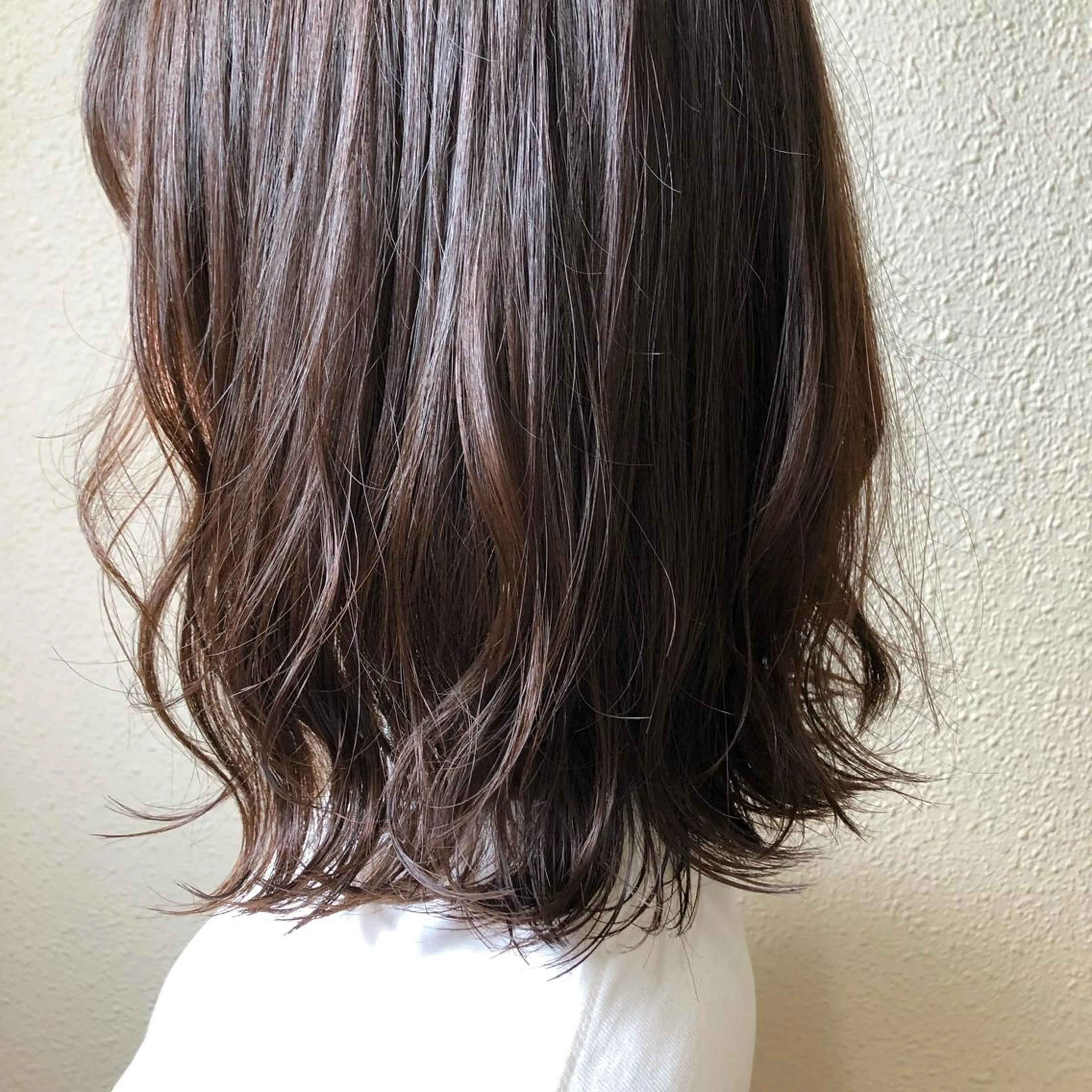 ミディアム カラー feery所属・中司 莉菜のヘアスタイル