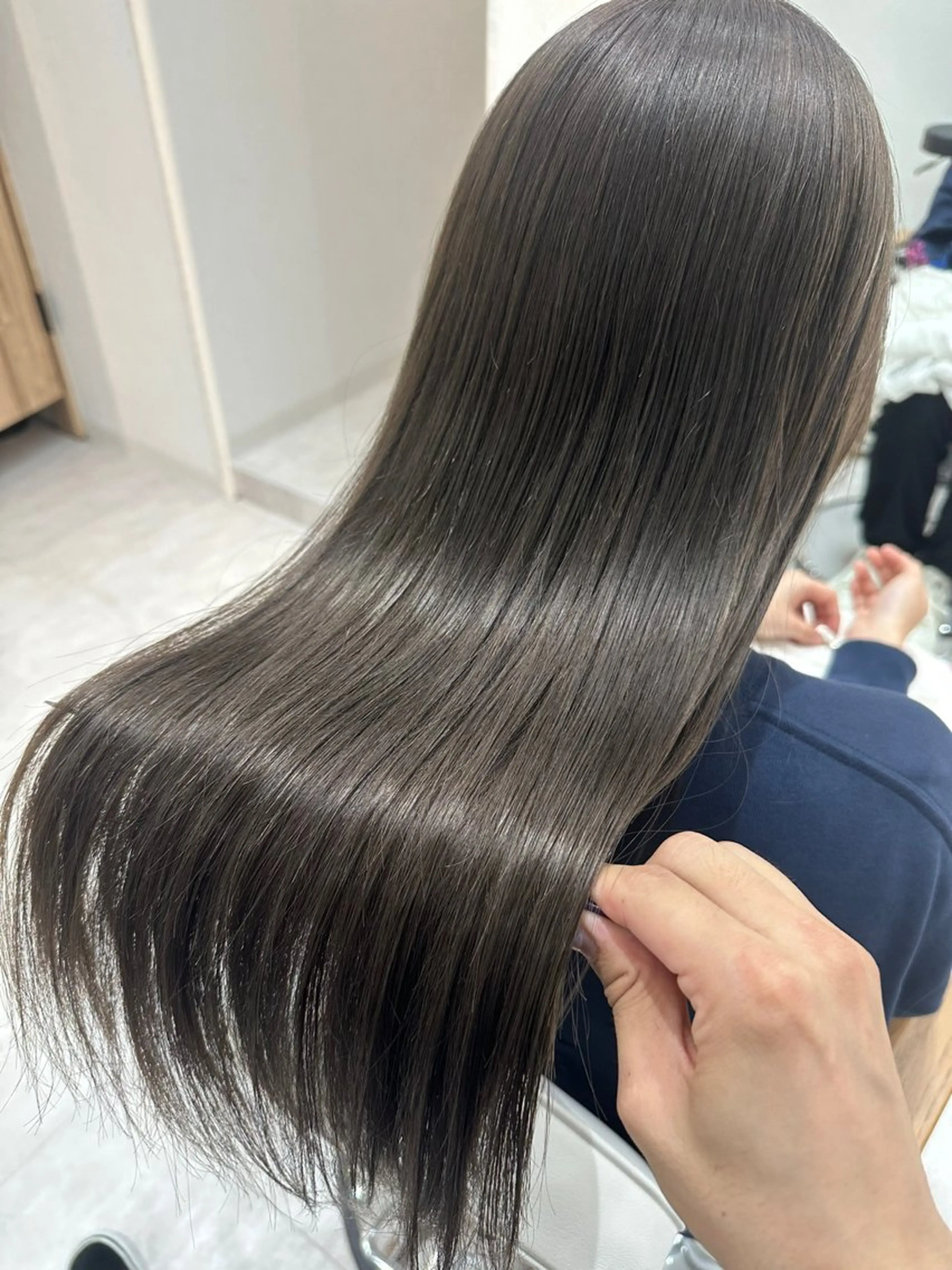 ロング カラー アッシュ ベージュカラー ブラウンカラー 透明感カラー グレージュ カット ヘアカラー トリートメント 赤み消し/オリーブ カーキ/福田れんのヘアスタイル