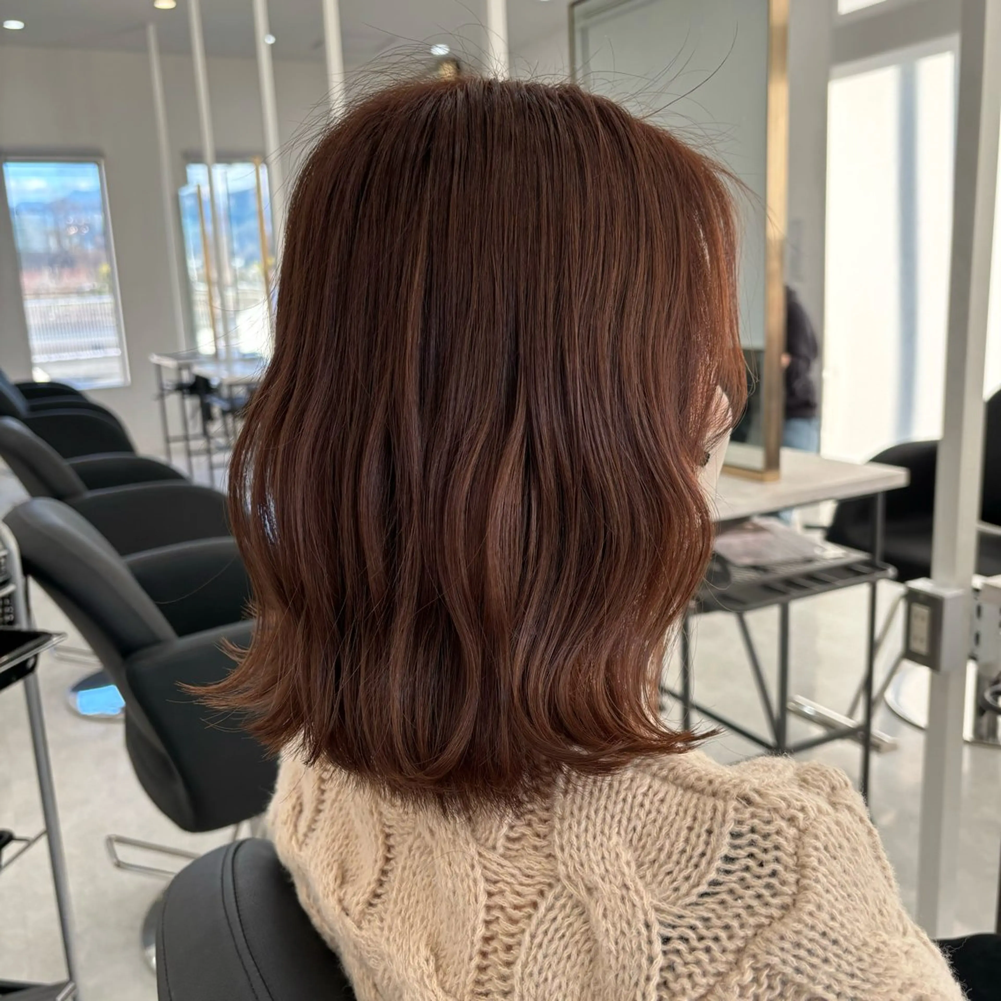 ミディアム ミディアムパーマ ハイライト BLEACHI桜田店所属・BLEACHI桜田店 西澤元気のヘアスタイル
