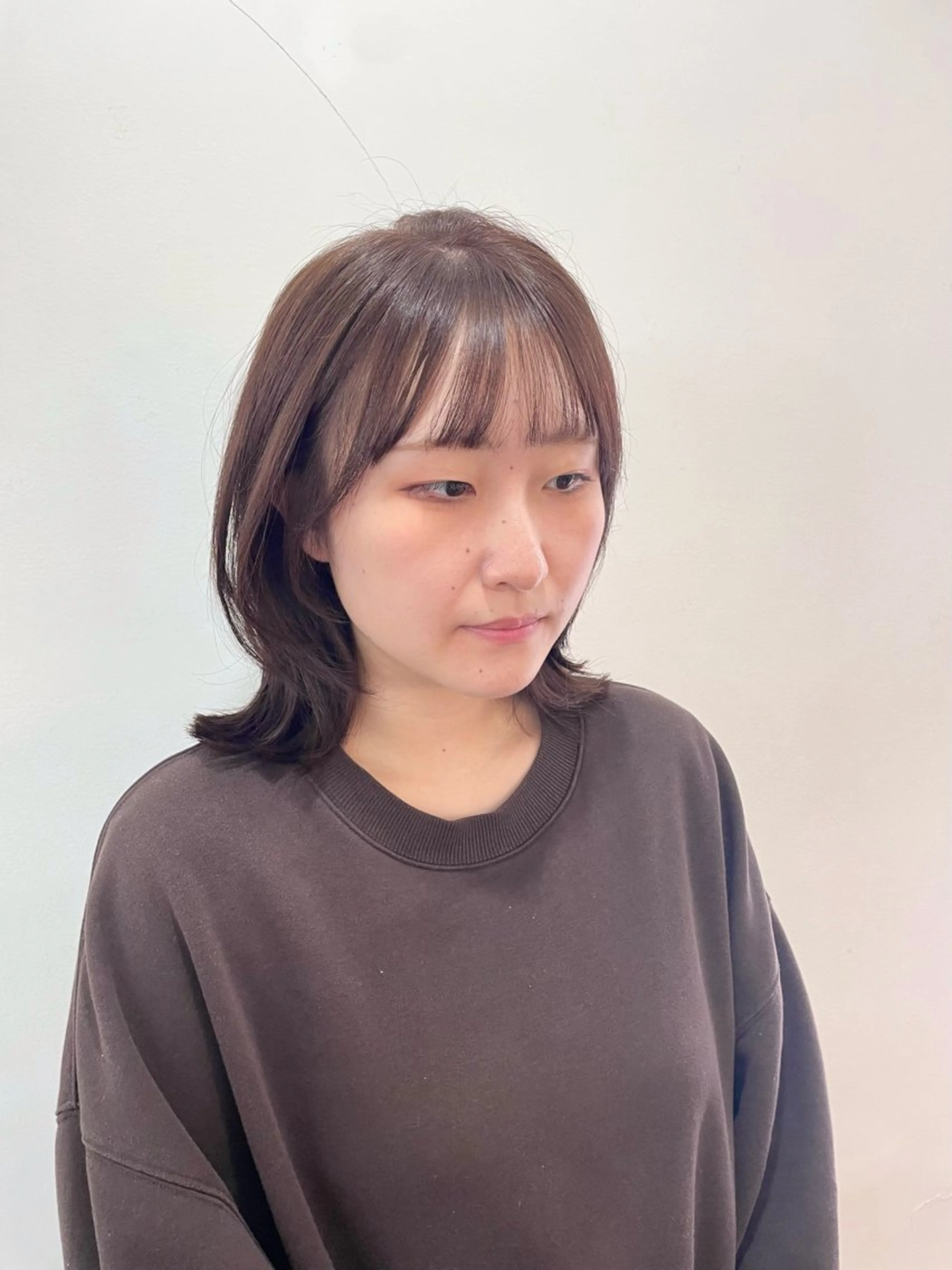 ミディアム カラー ブリーチ ブラウンカラー ケアブリーチ イヤリングカラー インナーカラー mopa所属・mopa_kaede フェミニン／艶髪のヘアスタイル