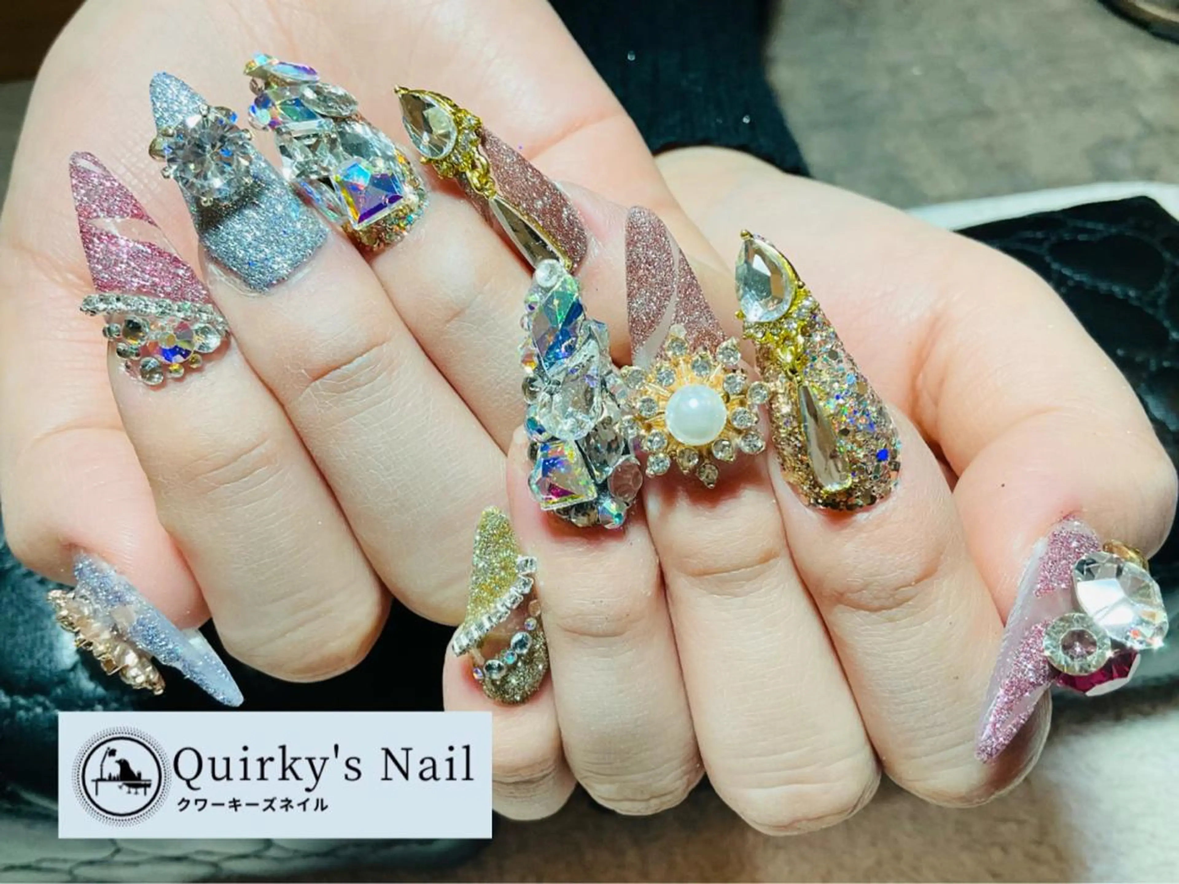 ネイル アートネイル フラッシュネイル ジェルネイル グラデーション ホログラムネイル Quirky's Nail【栄店】のネイルデザイン