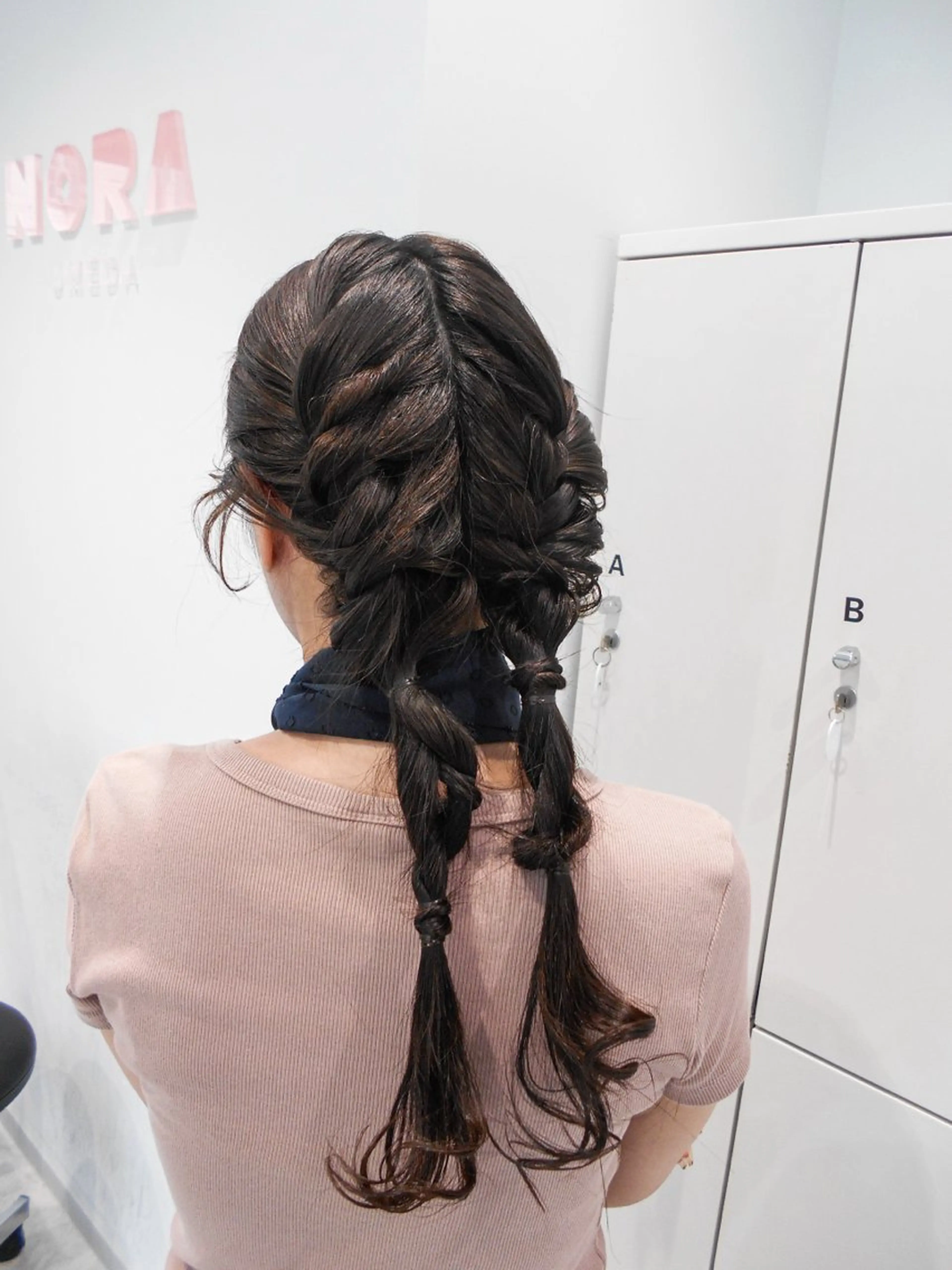 セミロング ヘアアレンジ 顔周りカット 成田 瑠衣のヘアスタイル