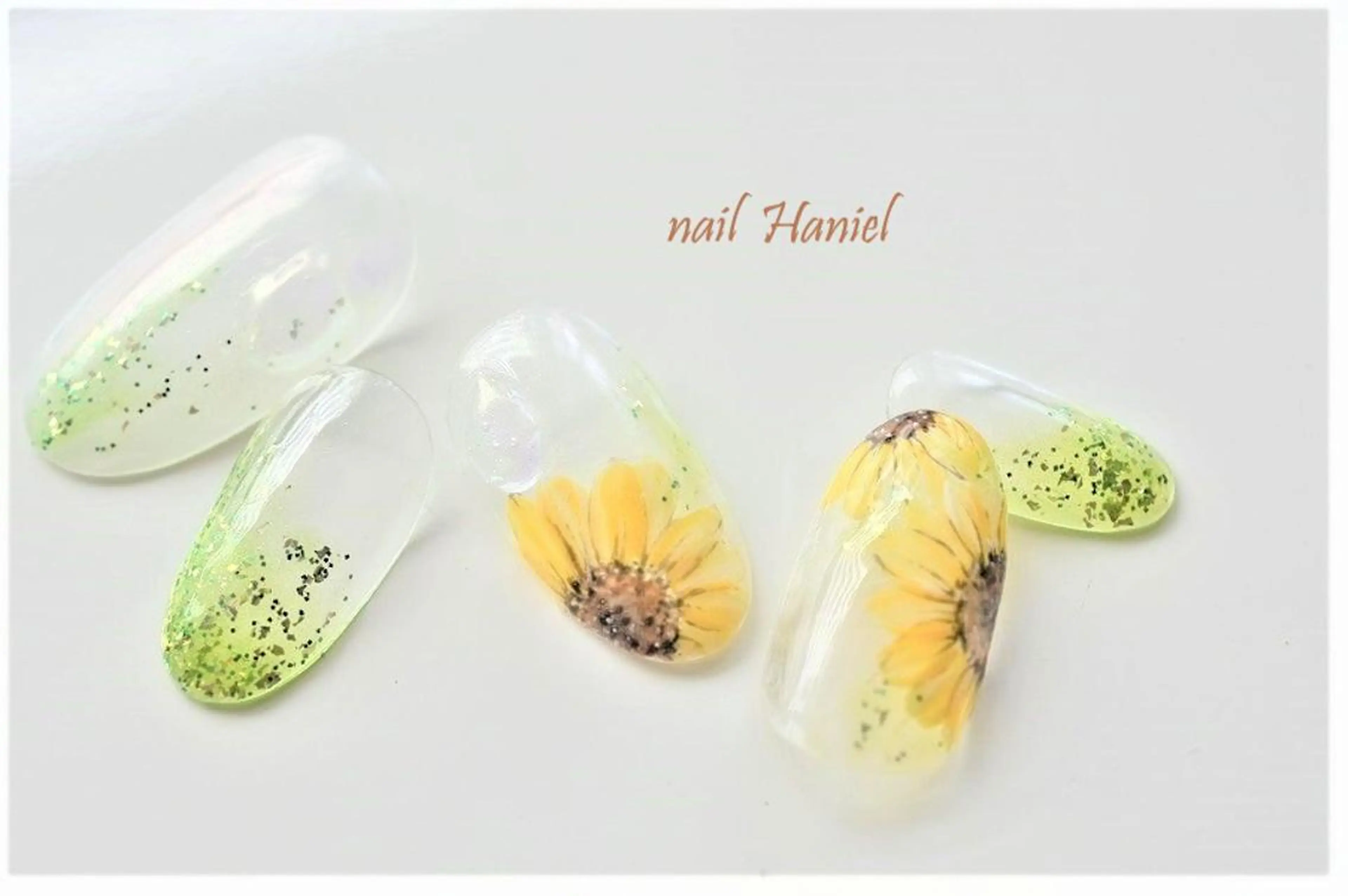 ネイル フットネイル ジェルネイル キラキラネイル 夏ネイル nail Haniel所属・半蔵門サロンハニエル 魅神 ちよのネイルデザイン