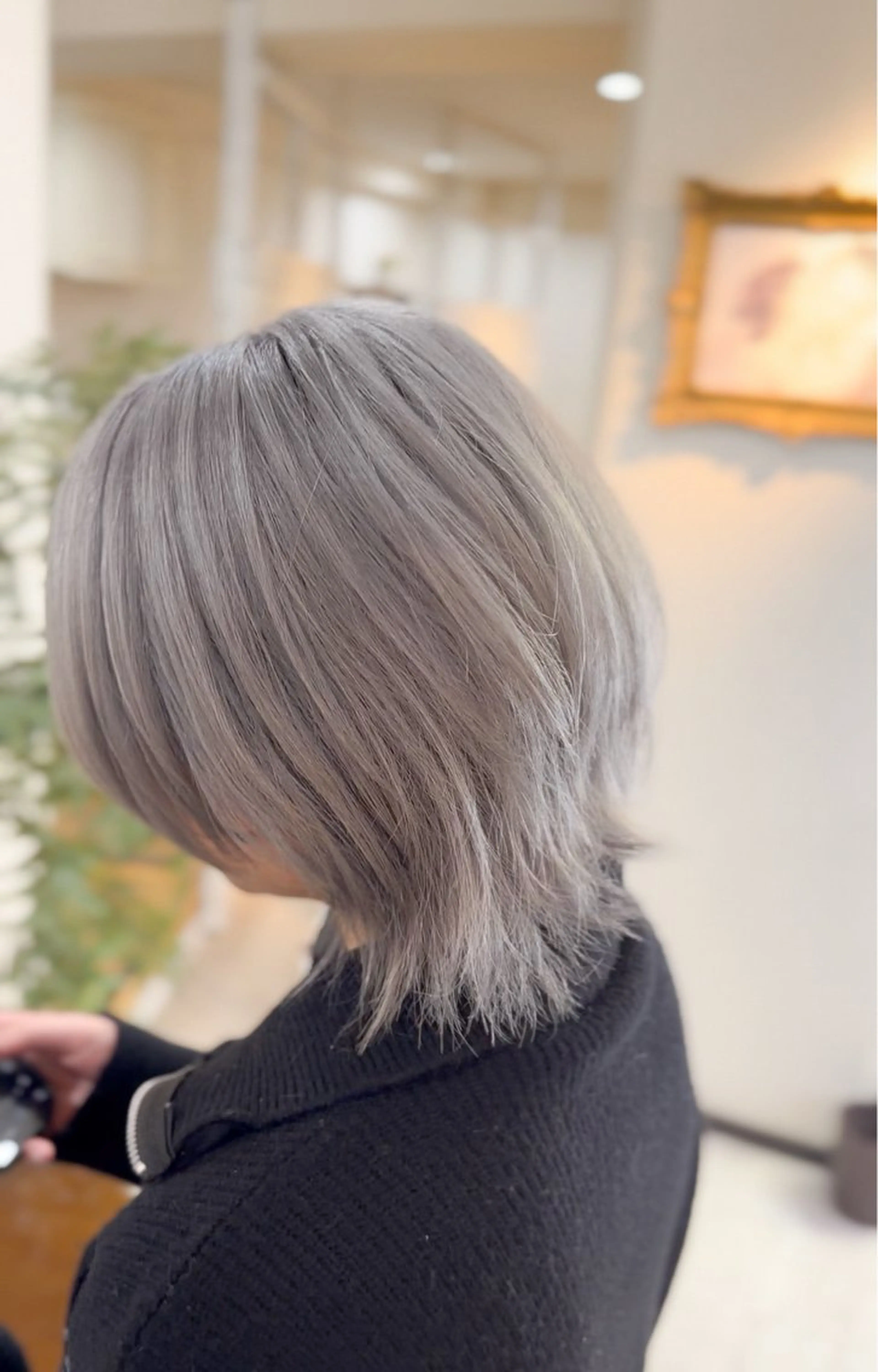 ミディアム カット ヘアカラー 飯星慧斗 /ブリーチ、縮毛矯正のヘアスタイル